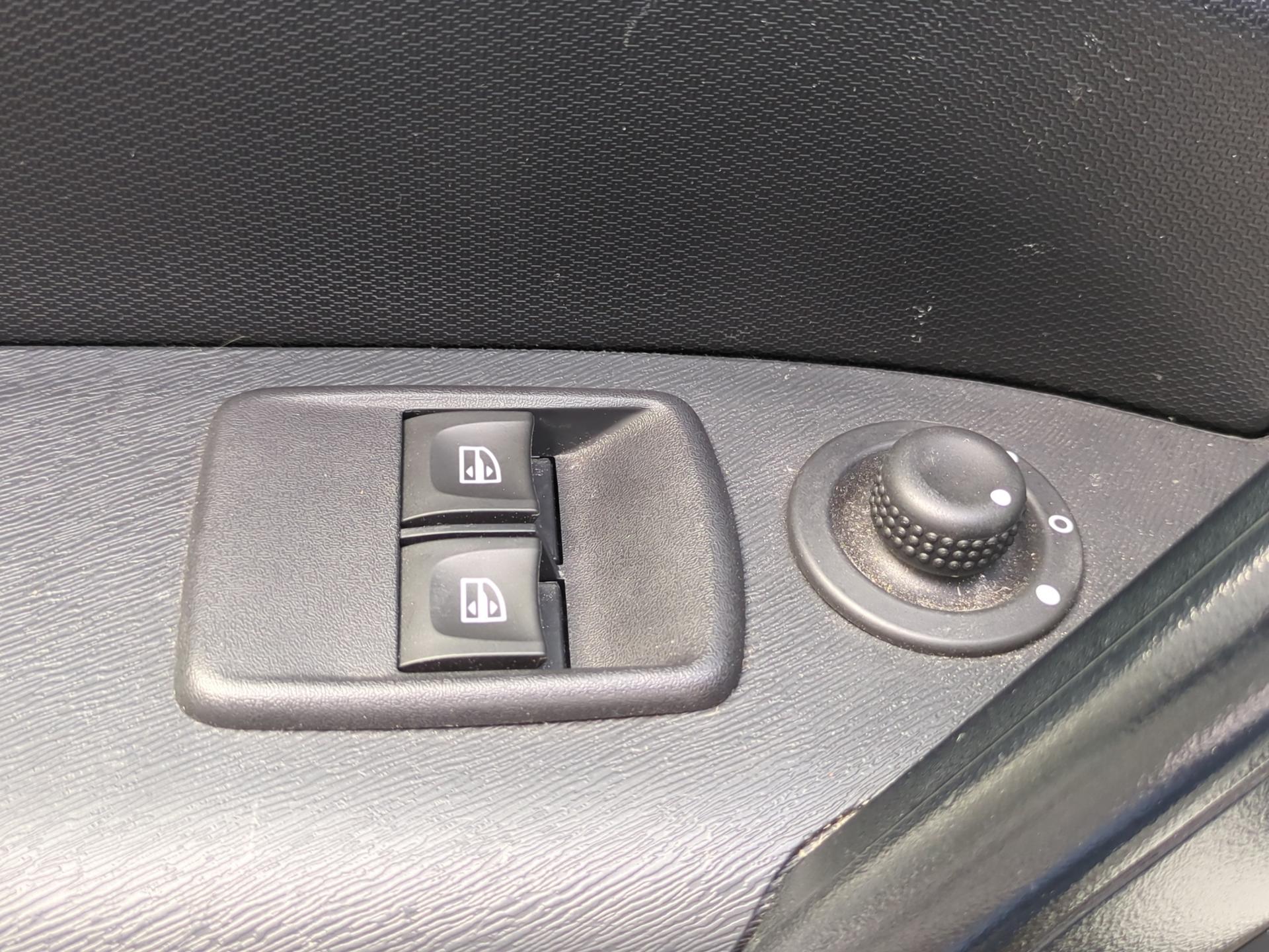 RENAULT Kangoo Z.E. 33 R60 Business-image-18