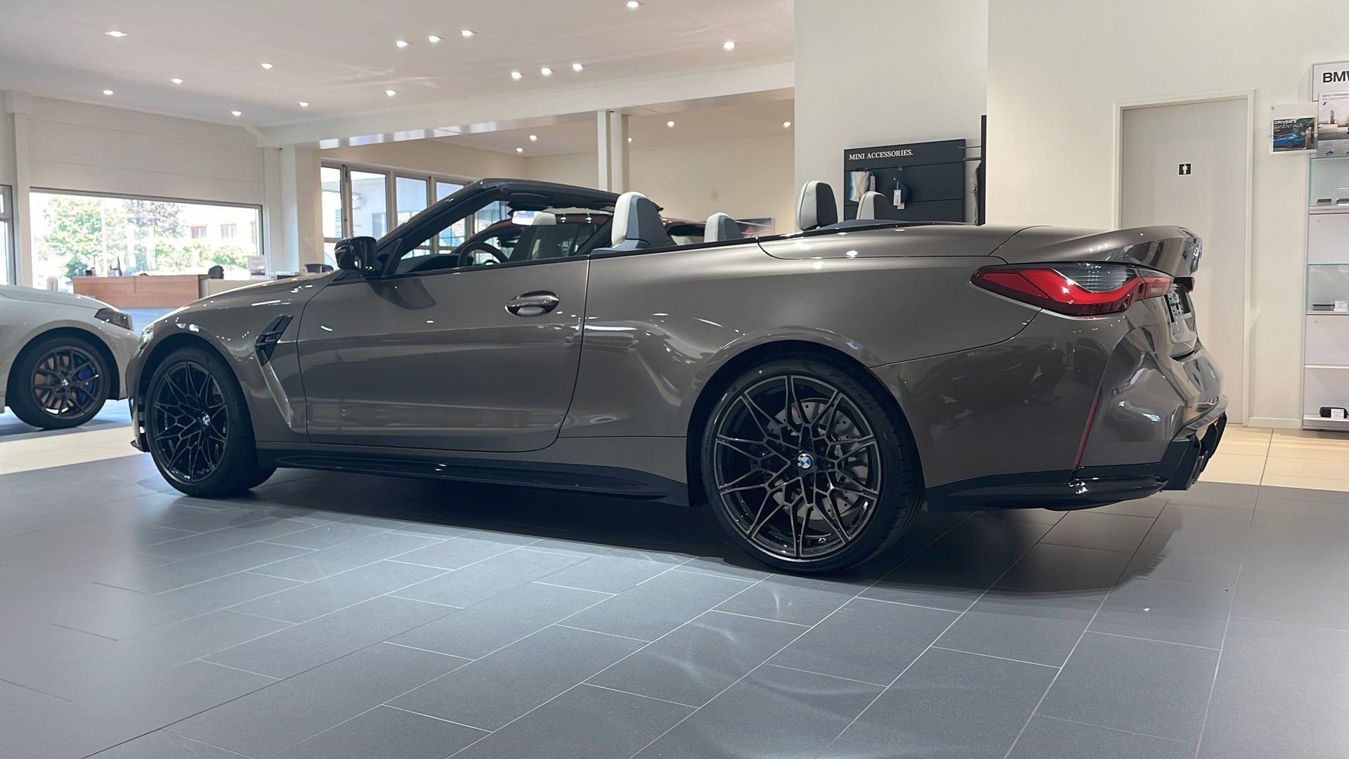 BMW M4 Competition xDrive Platin-Bronze-image-4