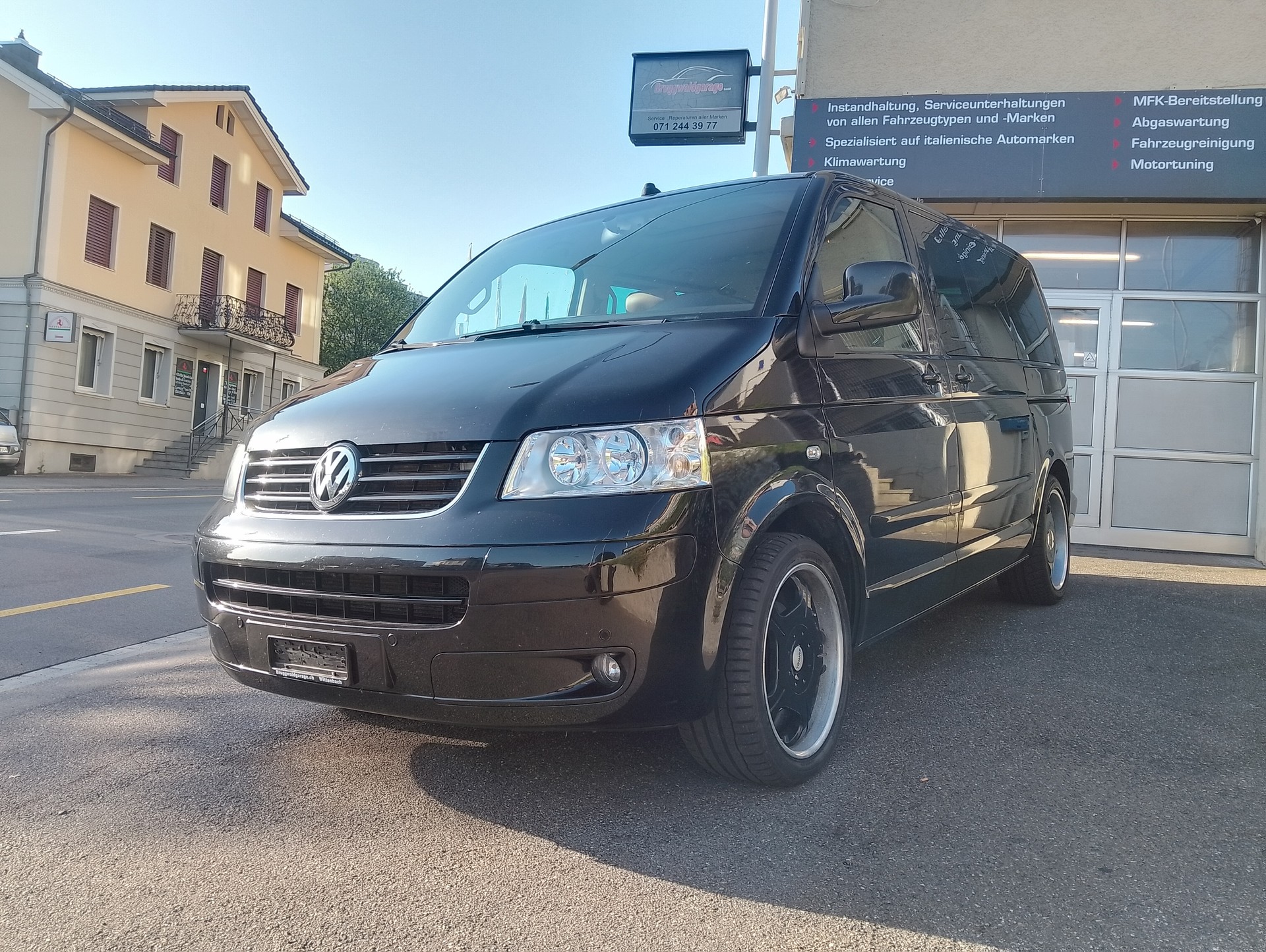 VW T5 Multivan Highline 2.5 TDI-image-2