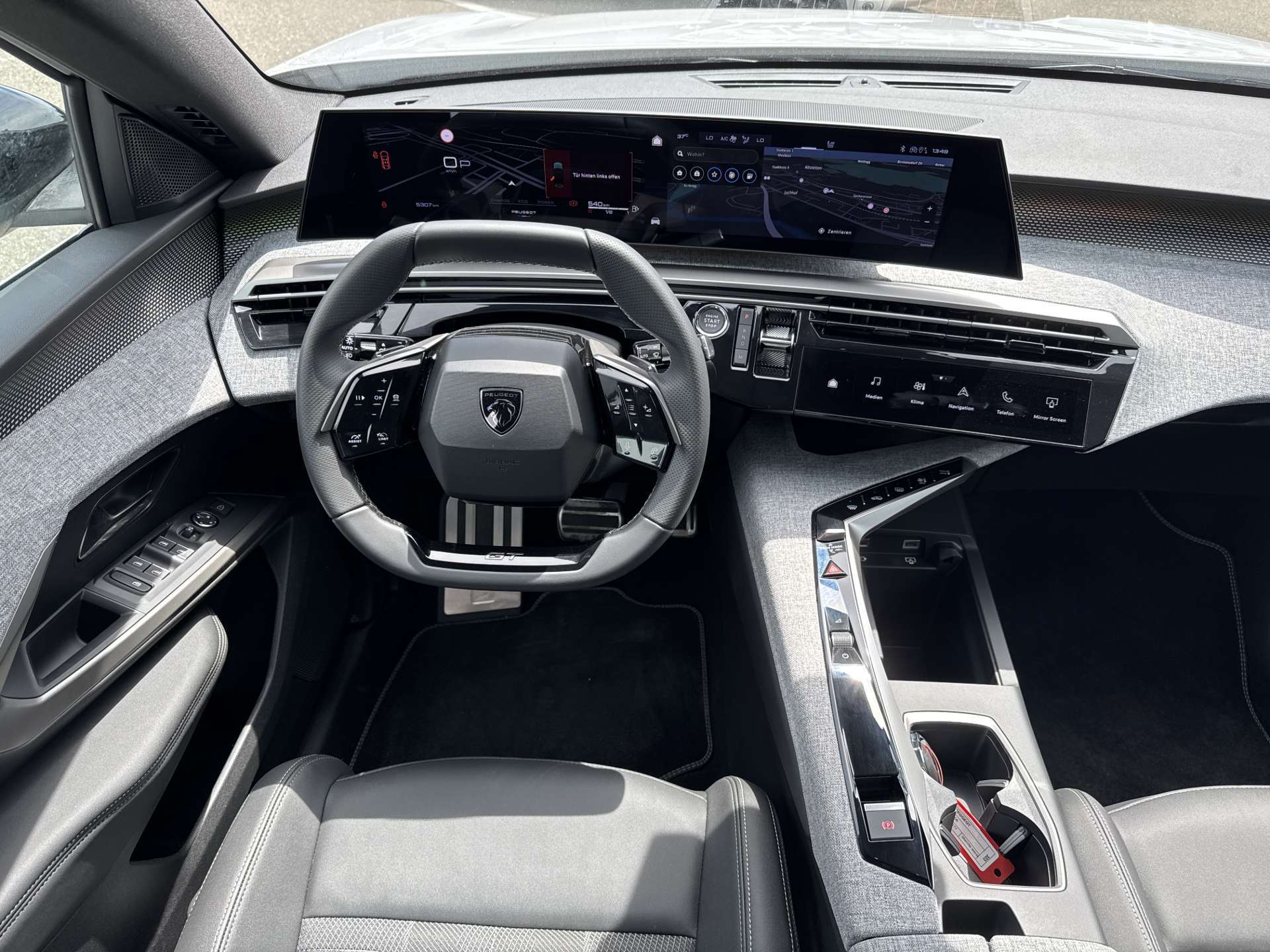 PEUGEOT 3008 145 GT Hybrid e-DCS-Automat-image-4