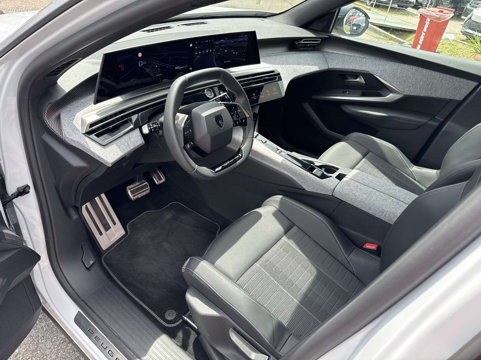 PEUGEOT 3008 145 GT Hybrid e-DCS-Automat-image-5