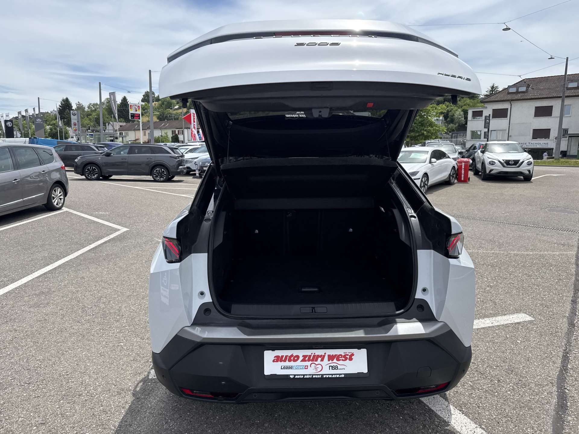 PEUGEOT 3008 145 GT Hybrid e-DCS-Automat-image-7