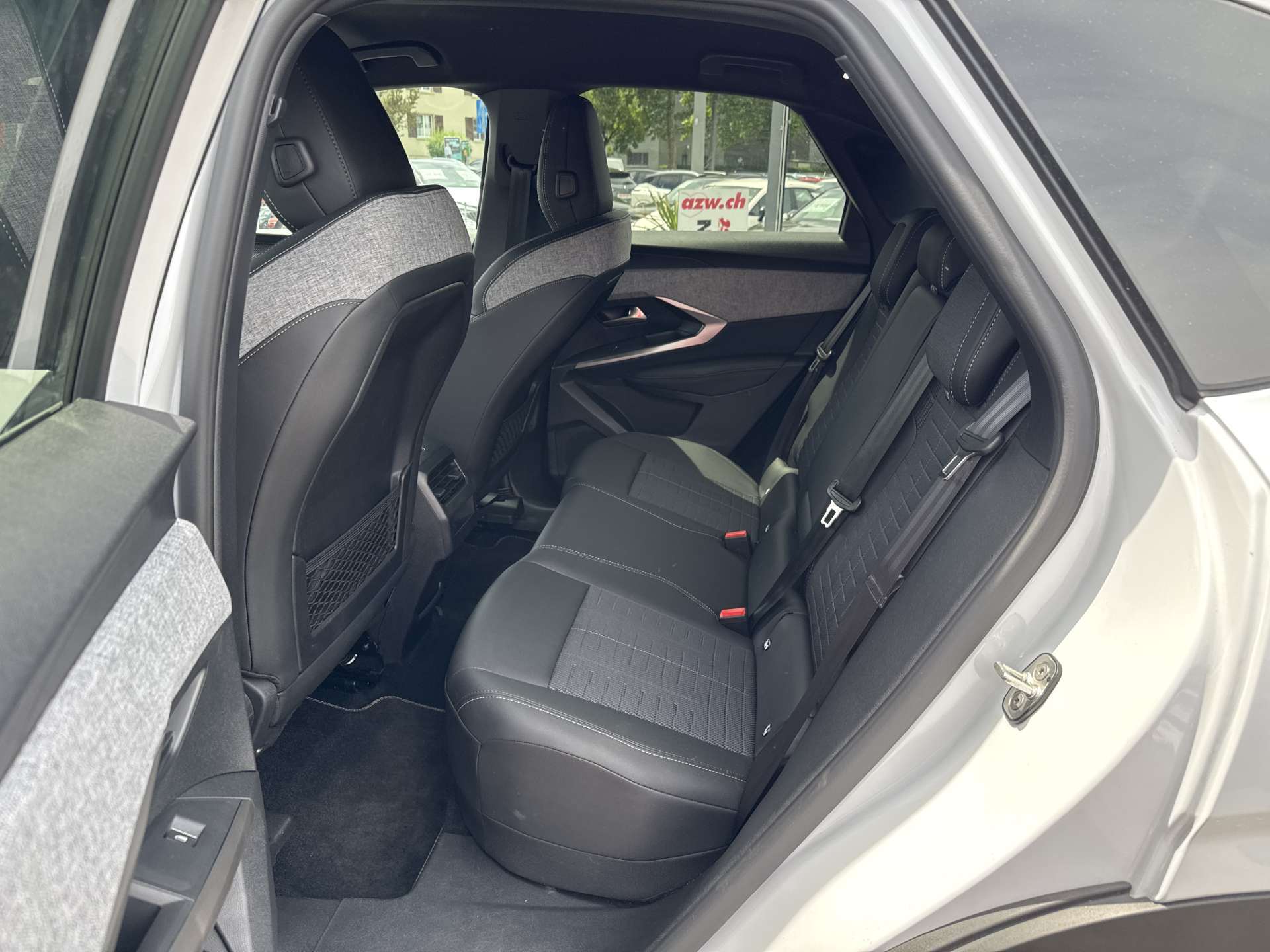 PEUGEOT 3008 145 GT Hybrid e-DCS-Automat-image-6