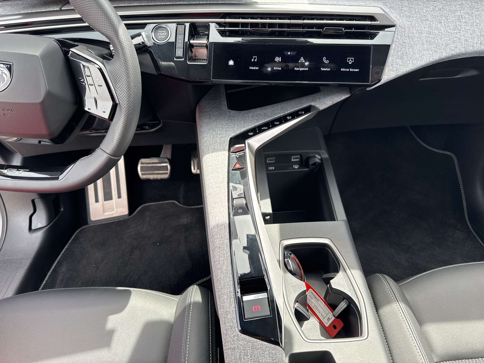 PEUGEOT 3008 145 GT Hybrid e-DCS-Automat-image-11