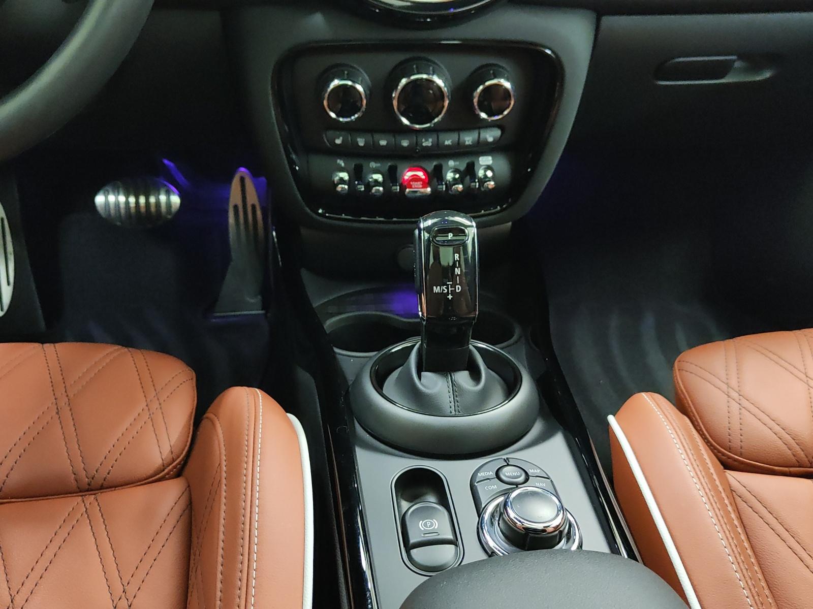 MINI Clubman F54 2.0i John Cooper Works ALL4-image-12