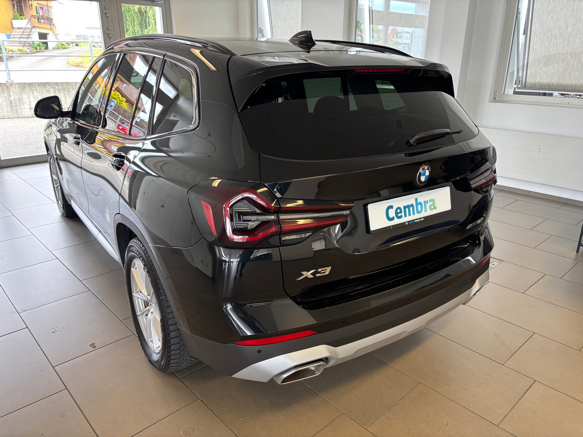 BMW X3 xDrive 20i-image-3