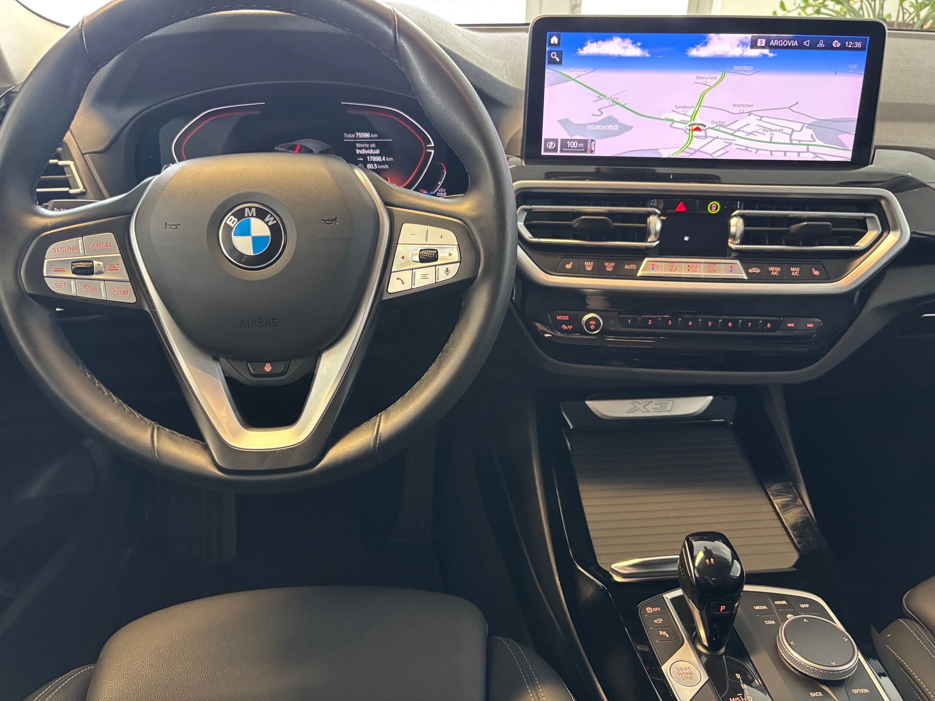 BMW X3 xDrive 20i-image-12