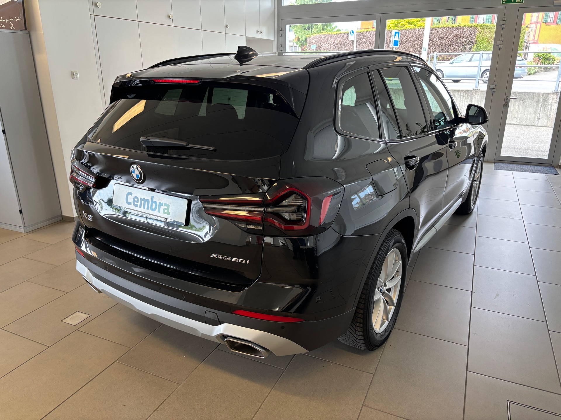 BMW X3 xDrive 20i-image-2
