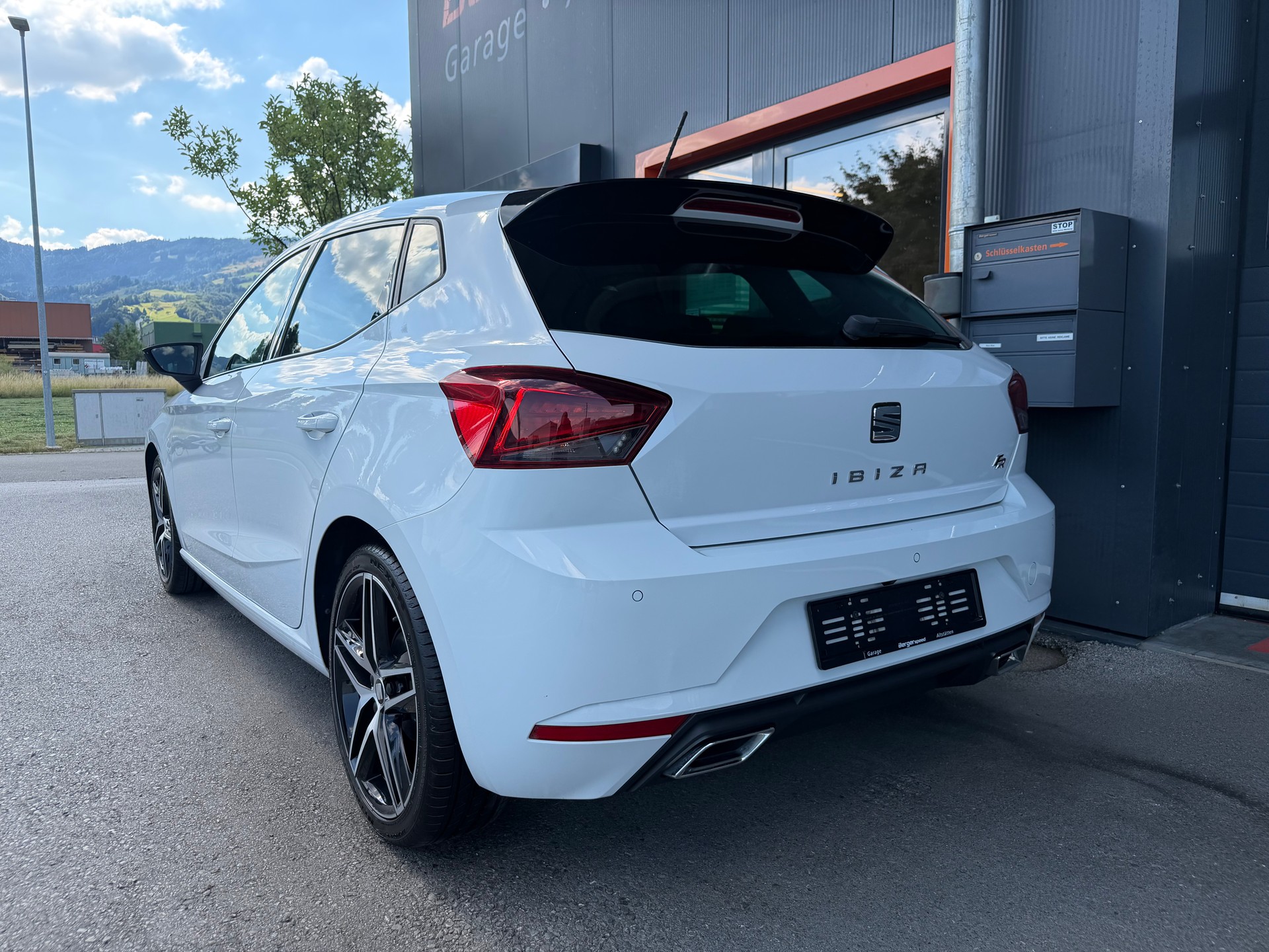 SEAT Ibiza 1.0 EcoTSI DSG Swiss FR-image-4