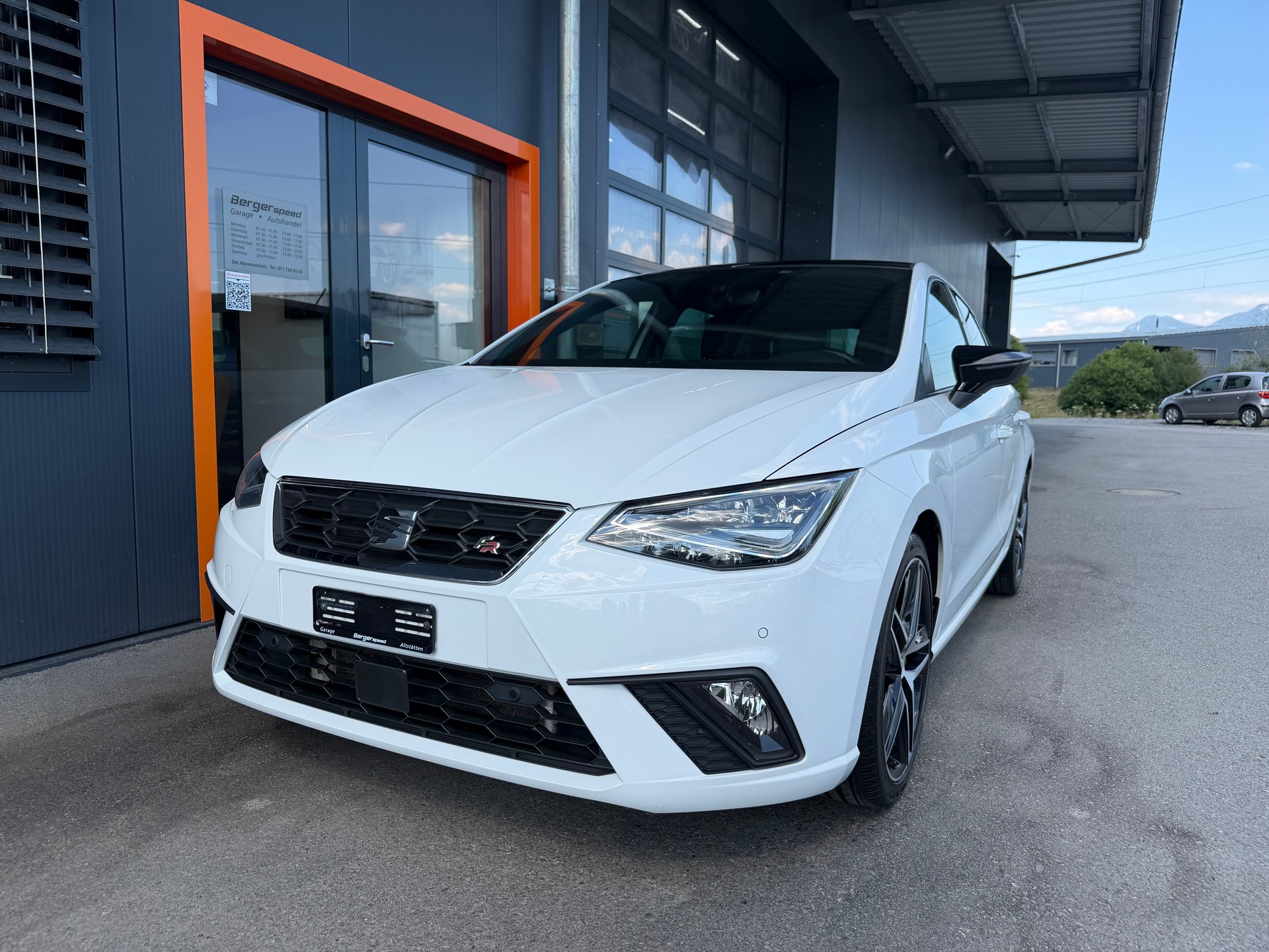 SEAT Ibiza 1.0 EcoTSI DSG Swiss FR-showroom-element-3