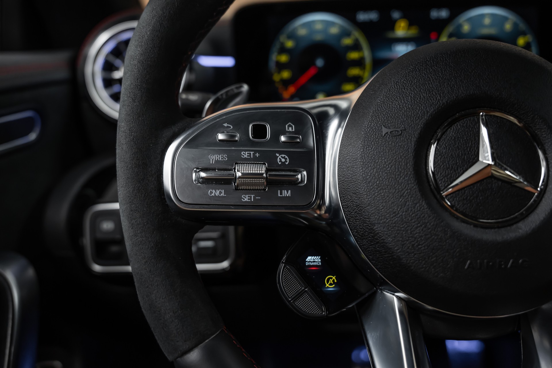 MERCEDES-BENZ CLA 45 S AMG 4Matic+ 8G-DCT *AMG-Drivers*360°*Night-Paket*Track Pack*-image-14