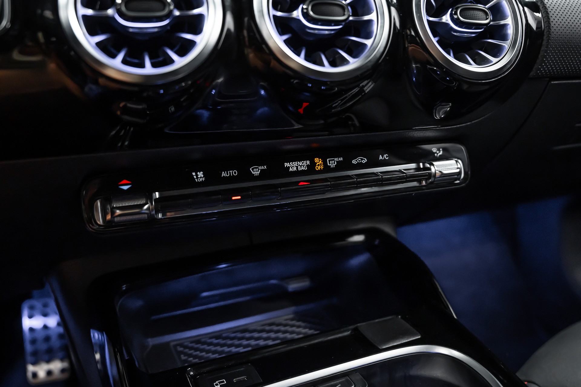 MERCEDES-BENZ CLA 45 S AMG 4Matic+ 8G-DCT *AMG-Drivers*360°*Night-Paket*Track Pack*-image-21