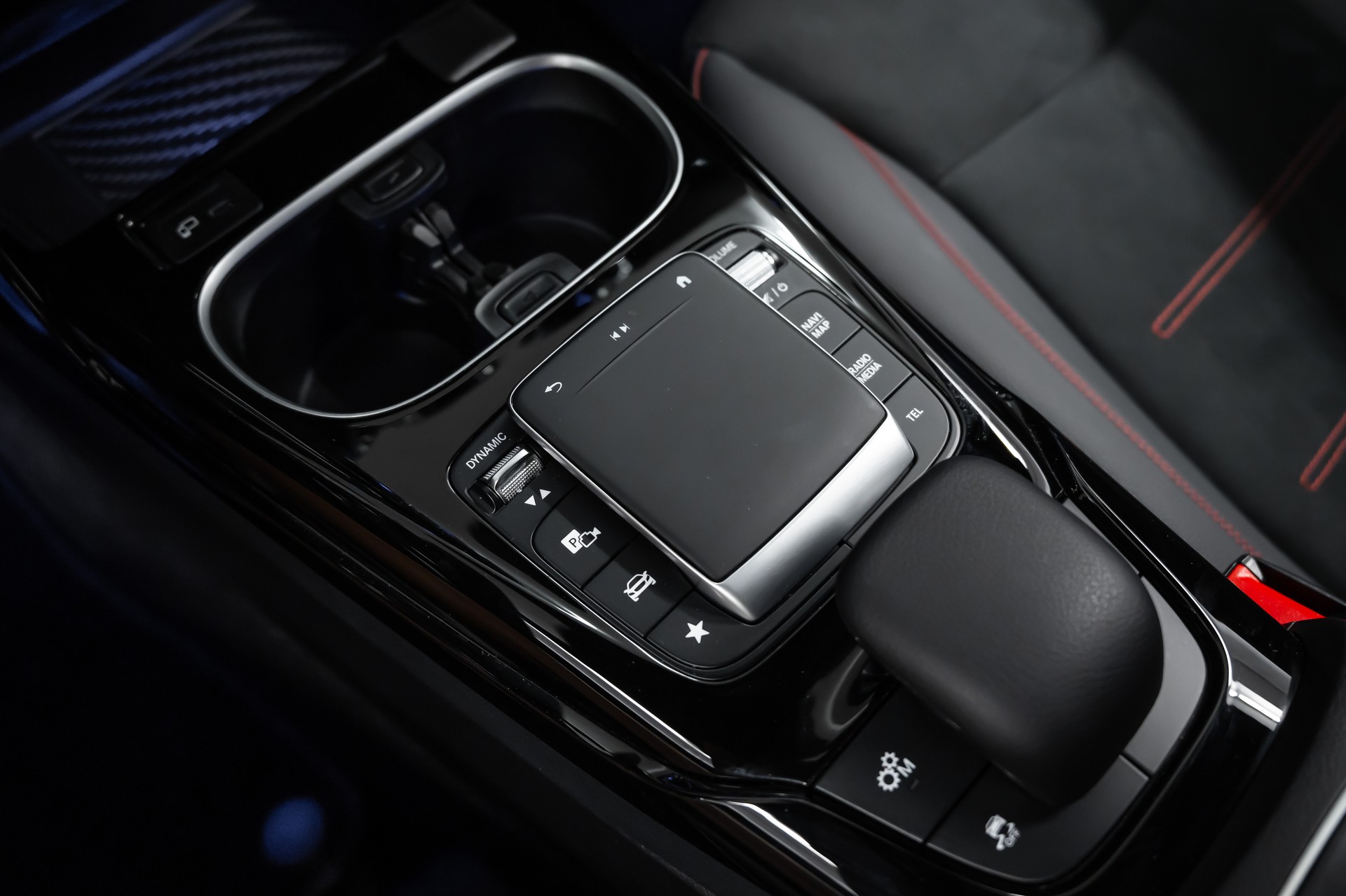 MERCEDES-BENZ CLA 45 S AMG 4Matic+ 8G-DCT *AMG-Drivers*360°*Night-Paket*Track Pack*-image-17