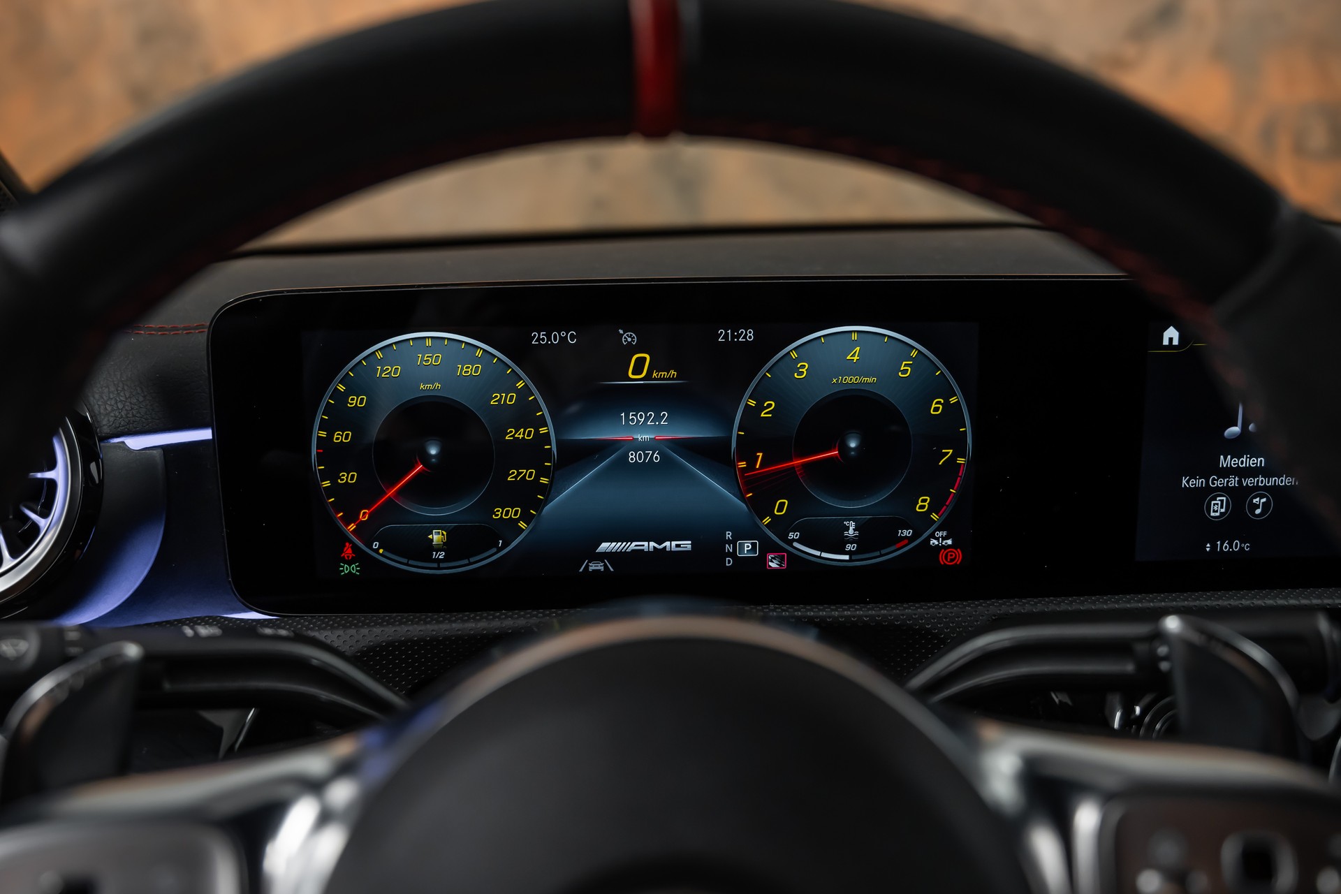 MERCEDES-BENZ CLA 45 S AMG 4Matic+ 8G-DCT *AMG-Drivers*360°*Night-Paket*Track Pack*-image-16