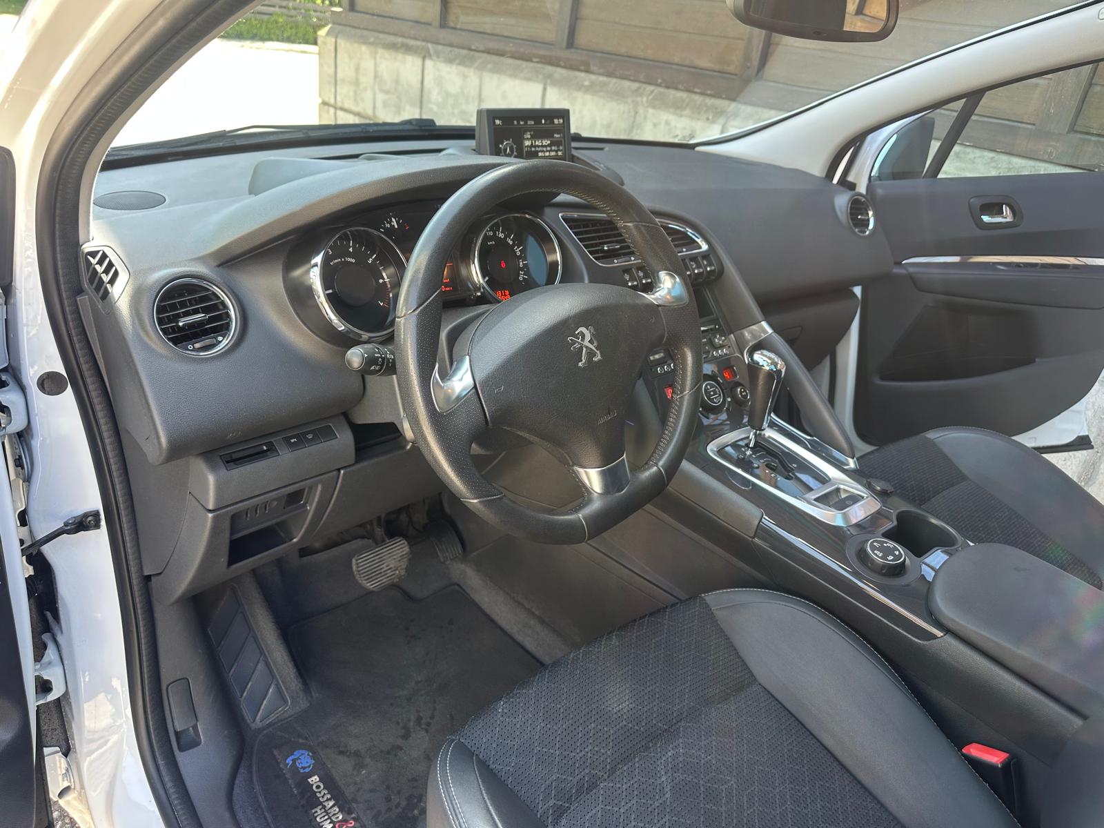 PEUGEOT 3008 1.6 1THP Allure Tiptronic-image-9