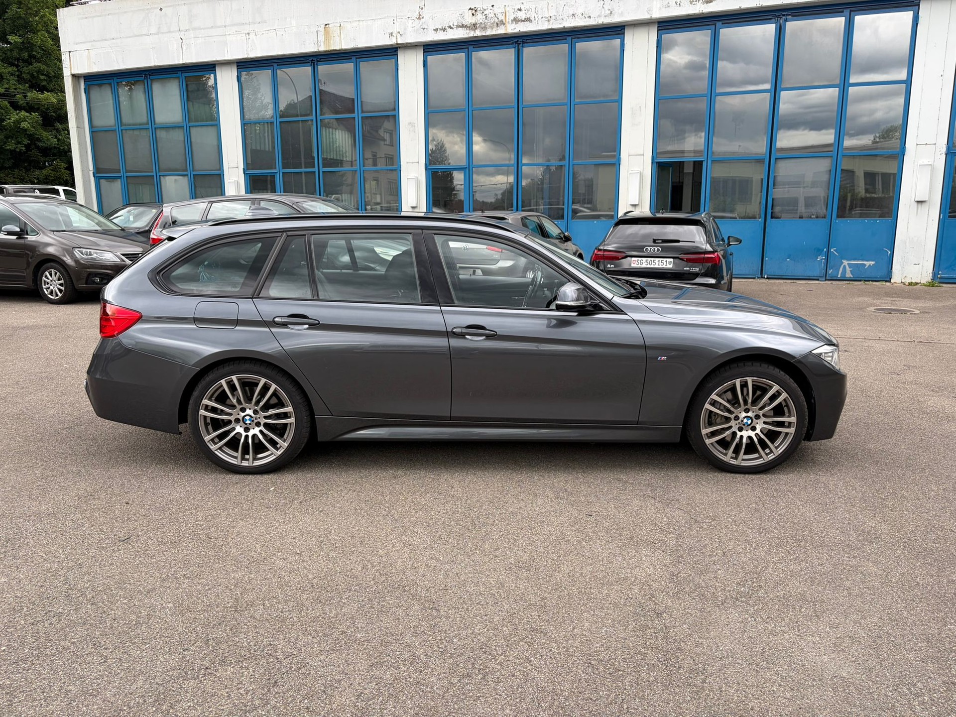 BMW 335d xDrive Touring Steptronic-image-4
