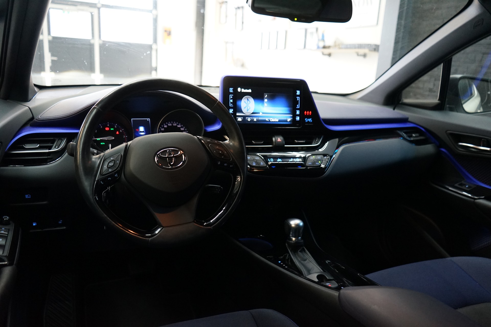 TOYOTA C-HR 1.2 Turbo Premium 4WD Multidrive S-image-5