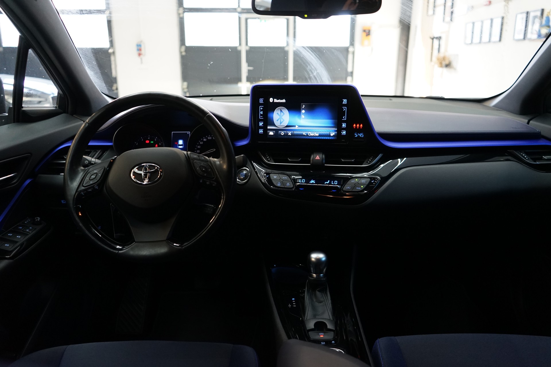 TOYOTA C-HR 1.2 Turbo Premium 4WD Multidrive S-image-6