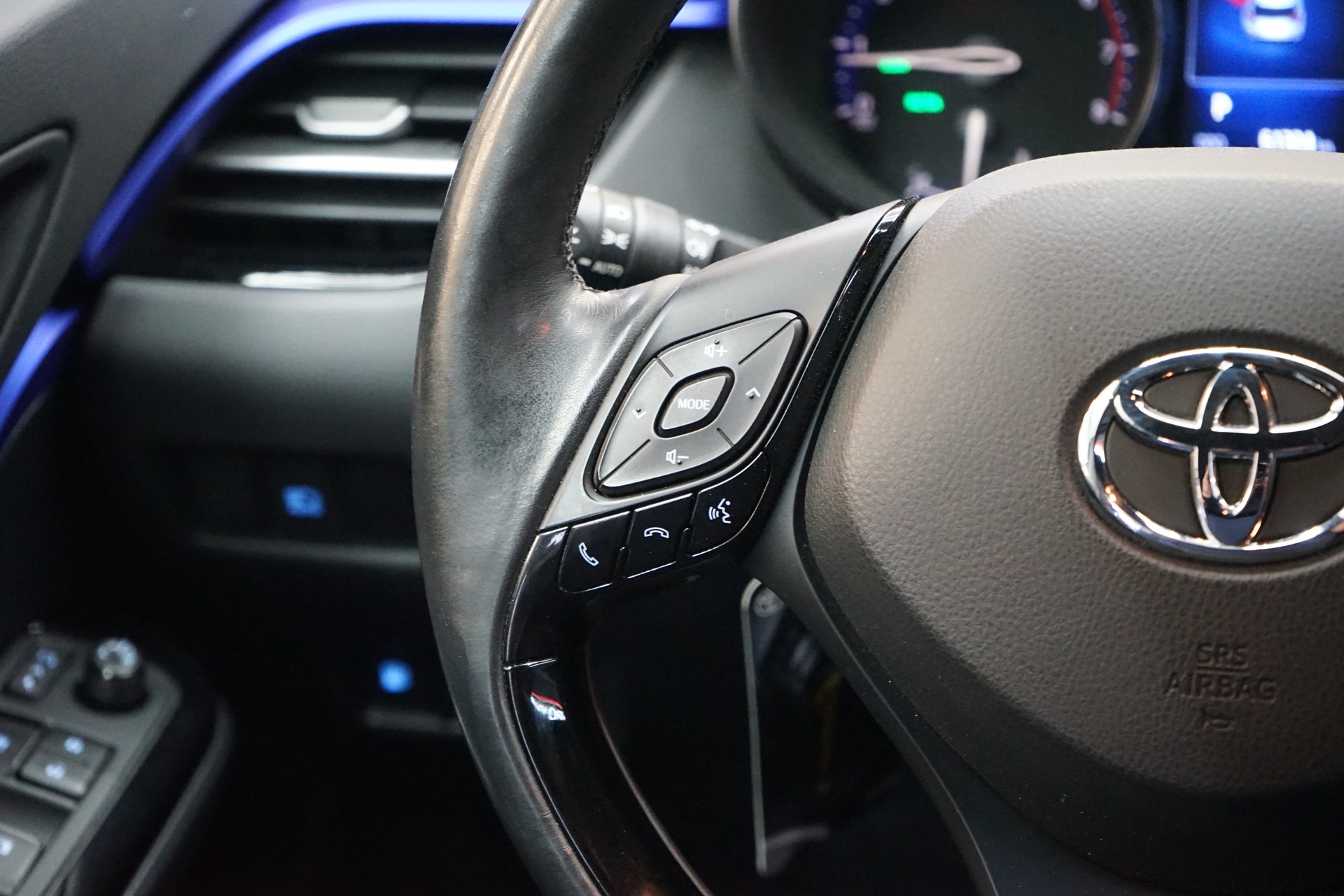 TOYOTA C-HR 1.2 Turbo Premium 4WD Multidrive S-image-8
