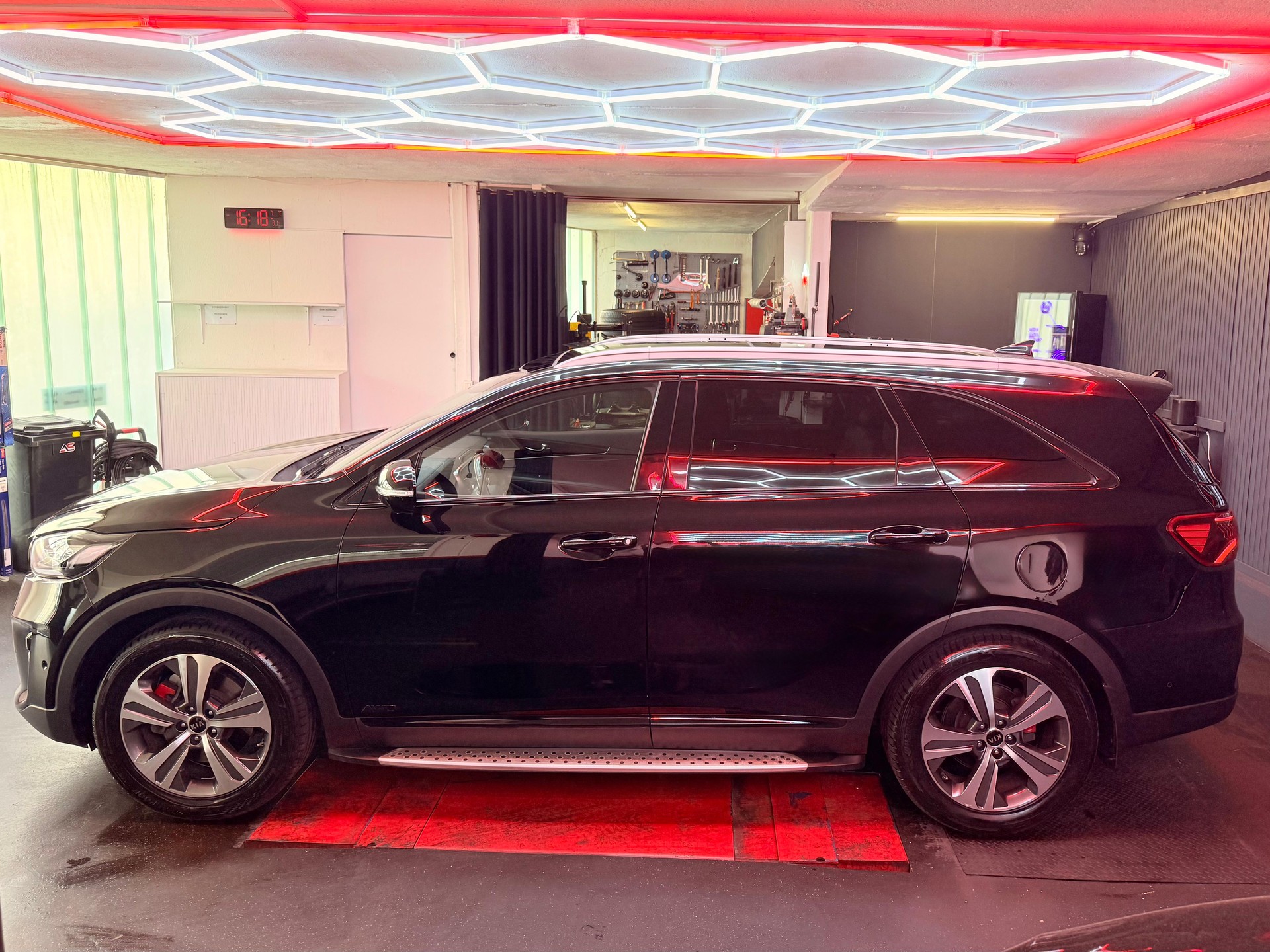 KIA Sorento 2.2 CRDI Style GT-Line 7P. Automatic-image-1