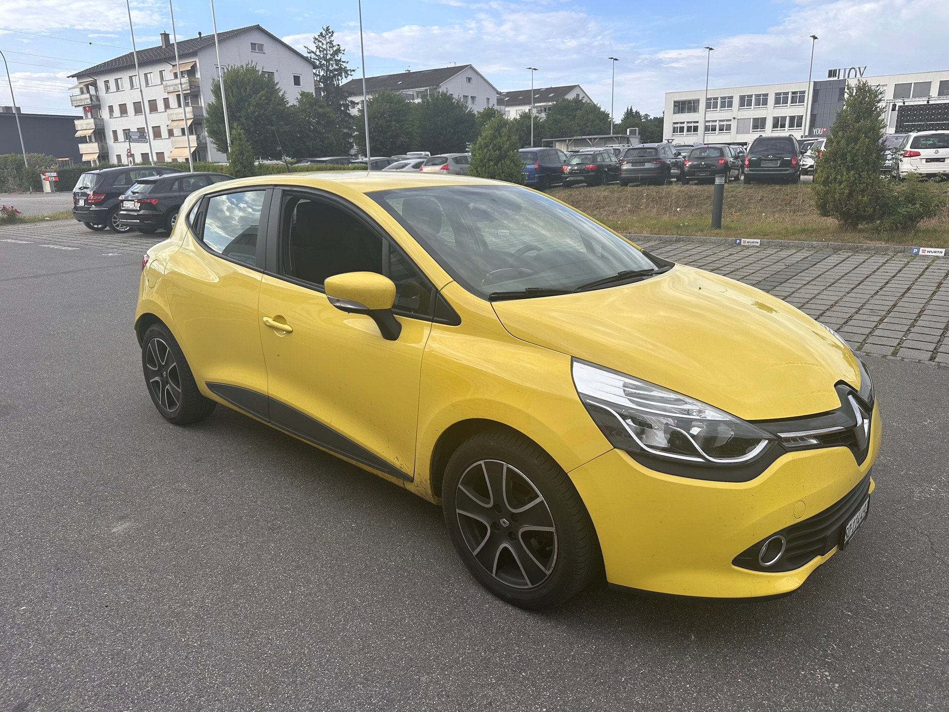 RENAULT Clio 0.9 12V Swiss Edition-image-2