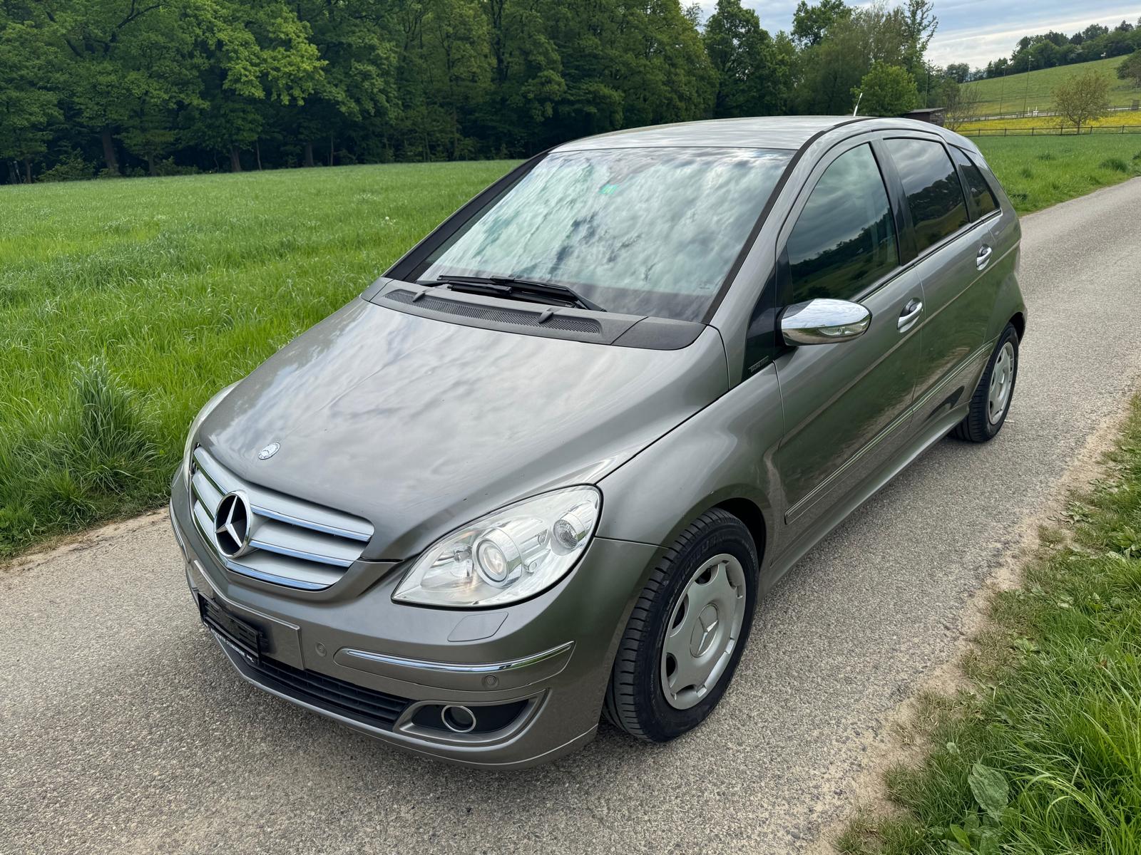 MERCEDES-BENZ B 200 Turbo-image-0