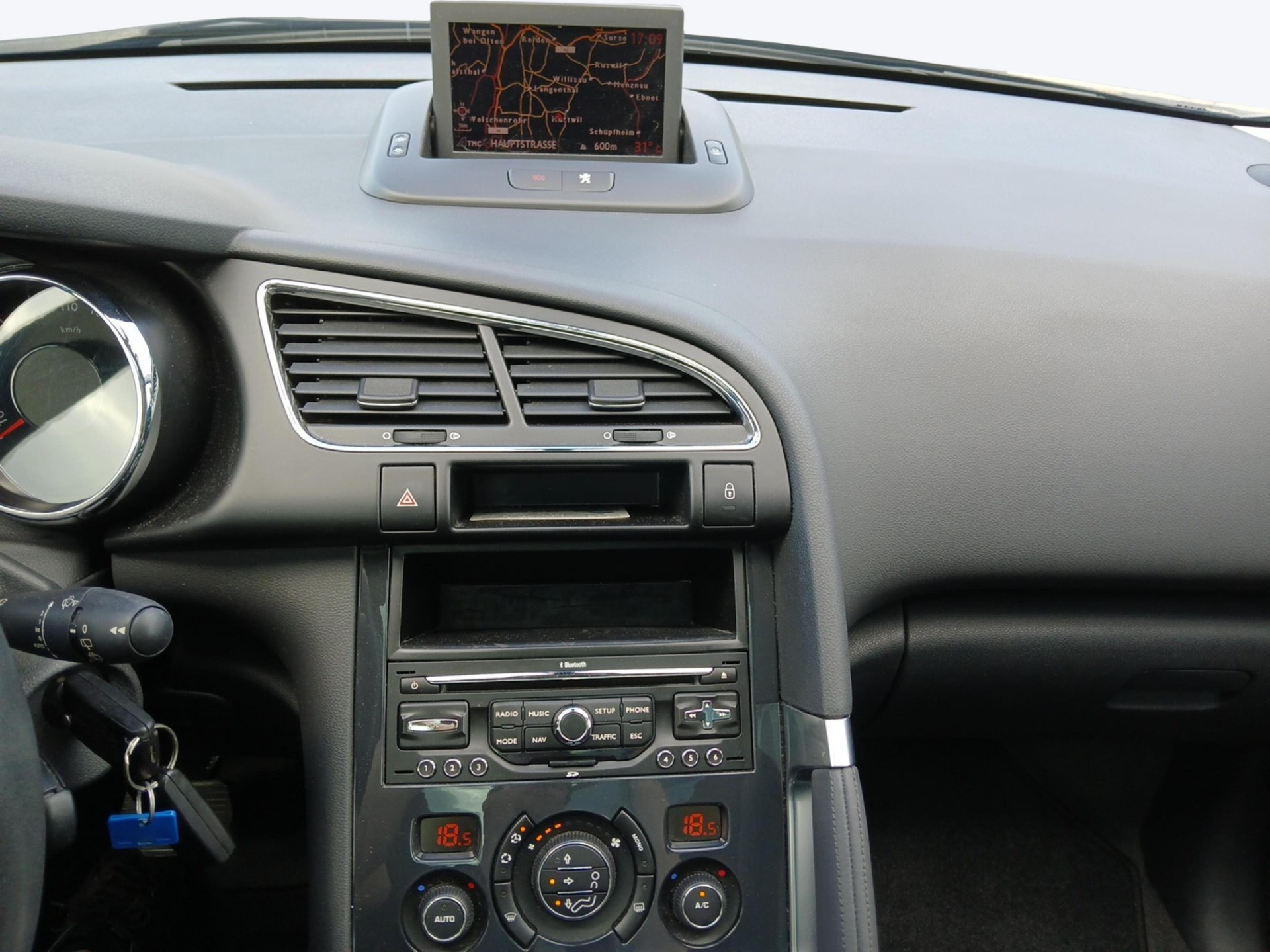 PEUGEOT 3008 1.6 HDi 112 SP Business L. EGS-image-13