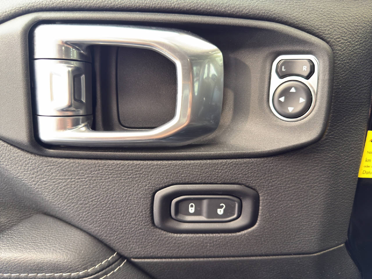 JEEP Wrangler 2.0 Turbo 4xe Sahara Unlimited-image-17