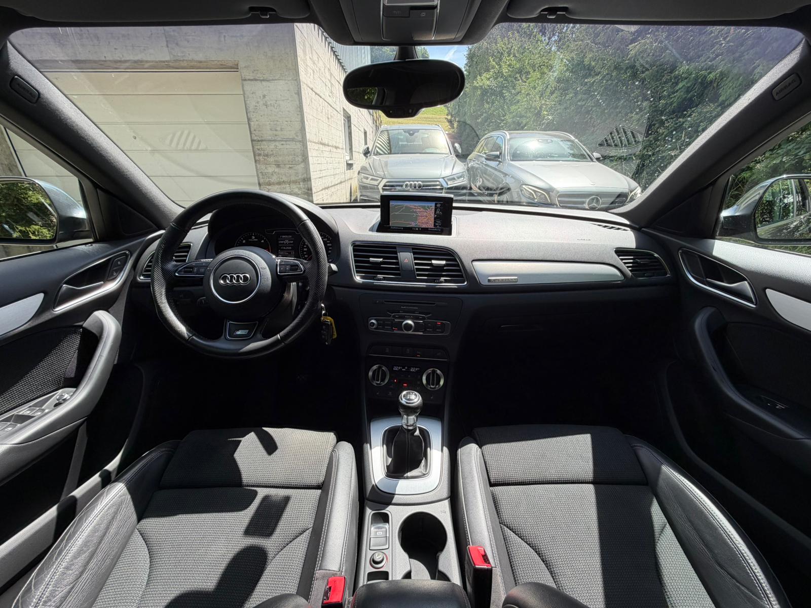 AUDI Q3 2.0 TDI quattro S-Line-image-10