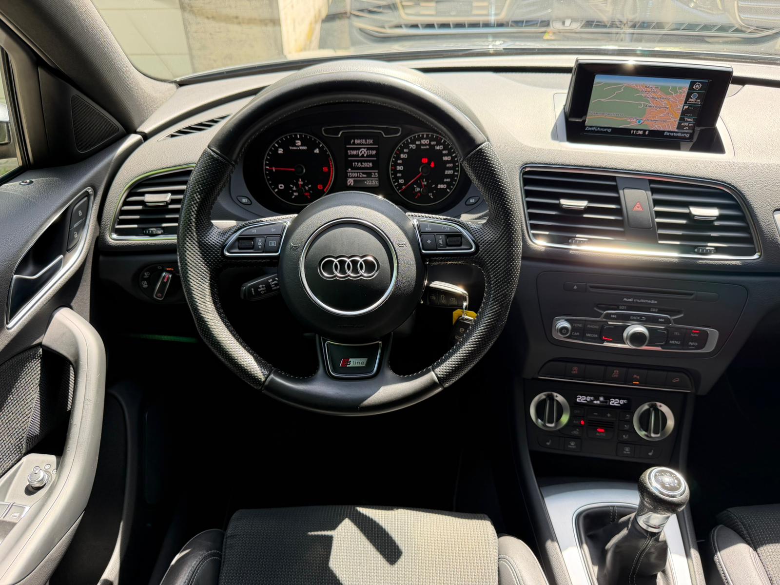 AUDI Q3 2.0 TDI quattro S-Line-image-11