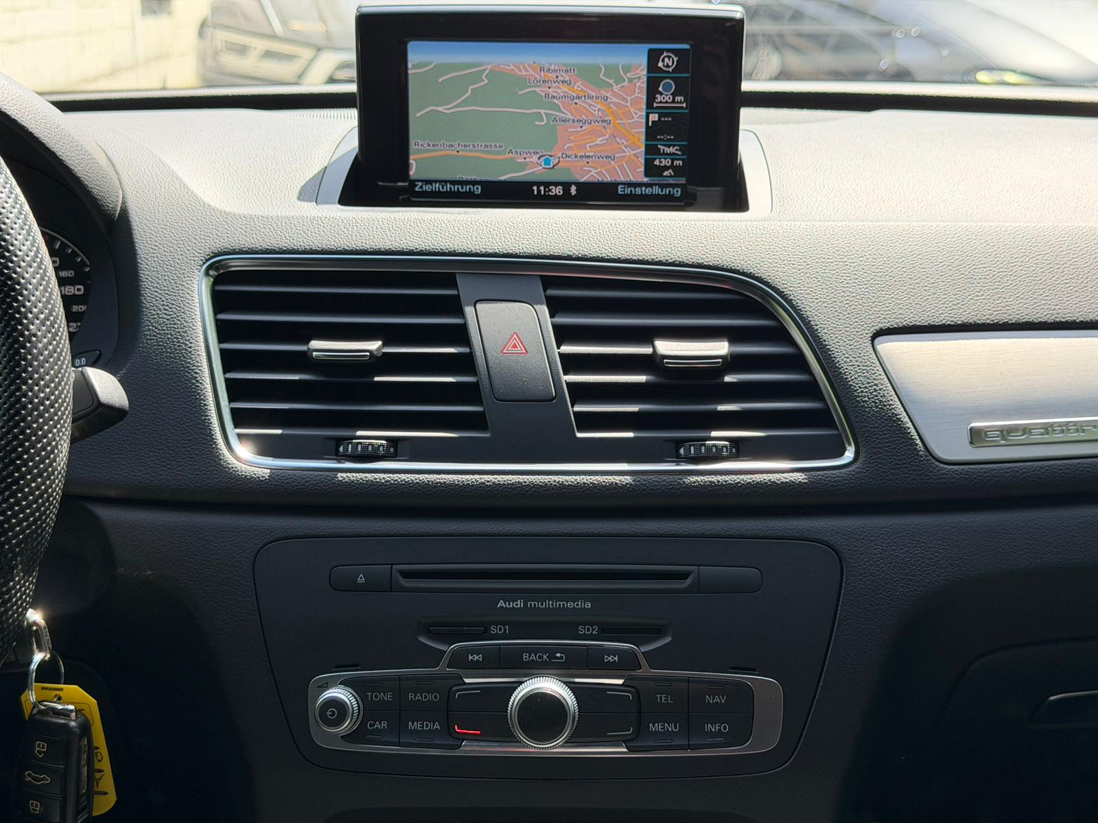 AUDI Q3 2.0 TDI quattro S-Line-image-16