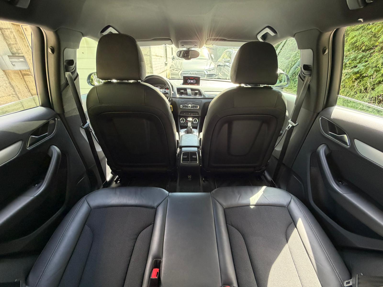 AUDI Q3 2.0 TDI quattro S-Line-image-21