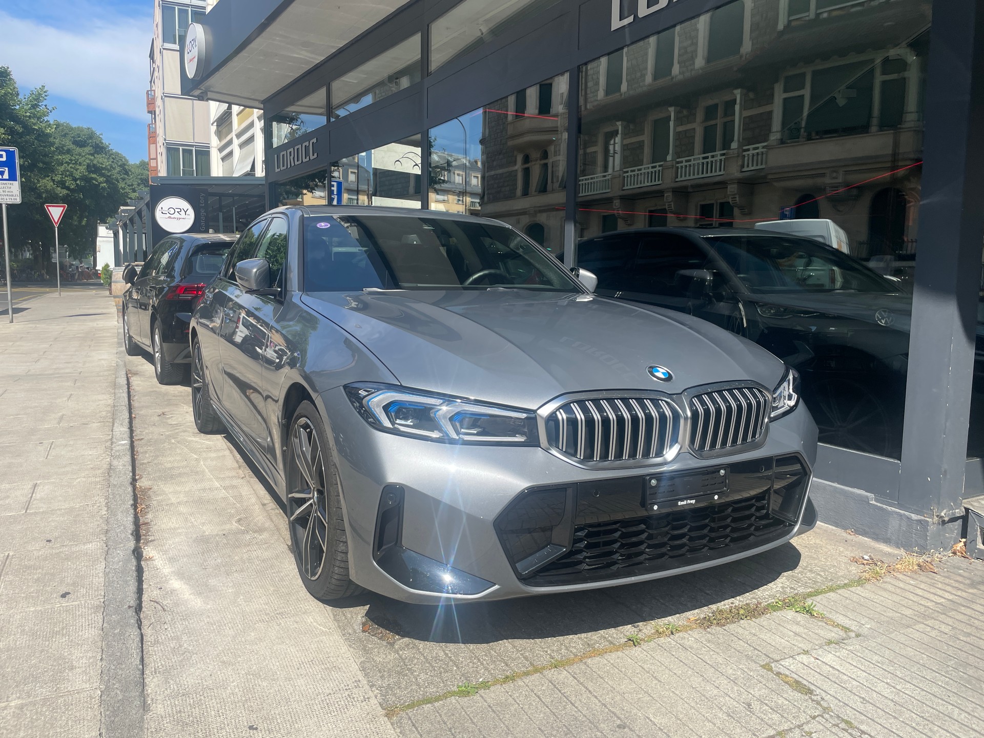 BMW 330i xDrive M Sport-image-0