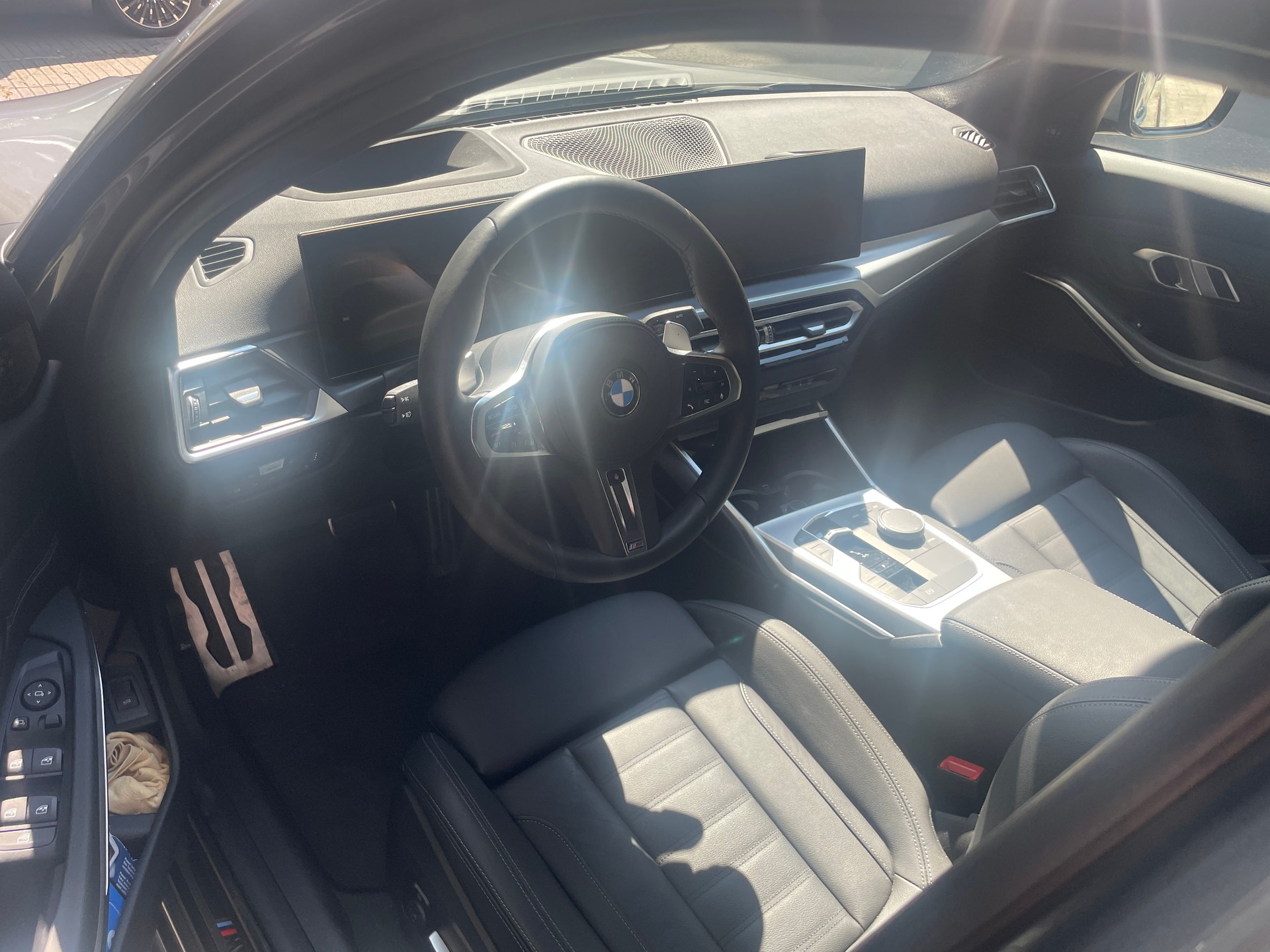 BMW 330i xDrive M Sport-image-5