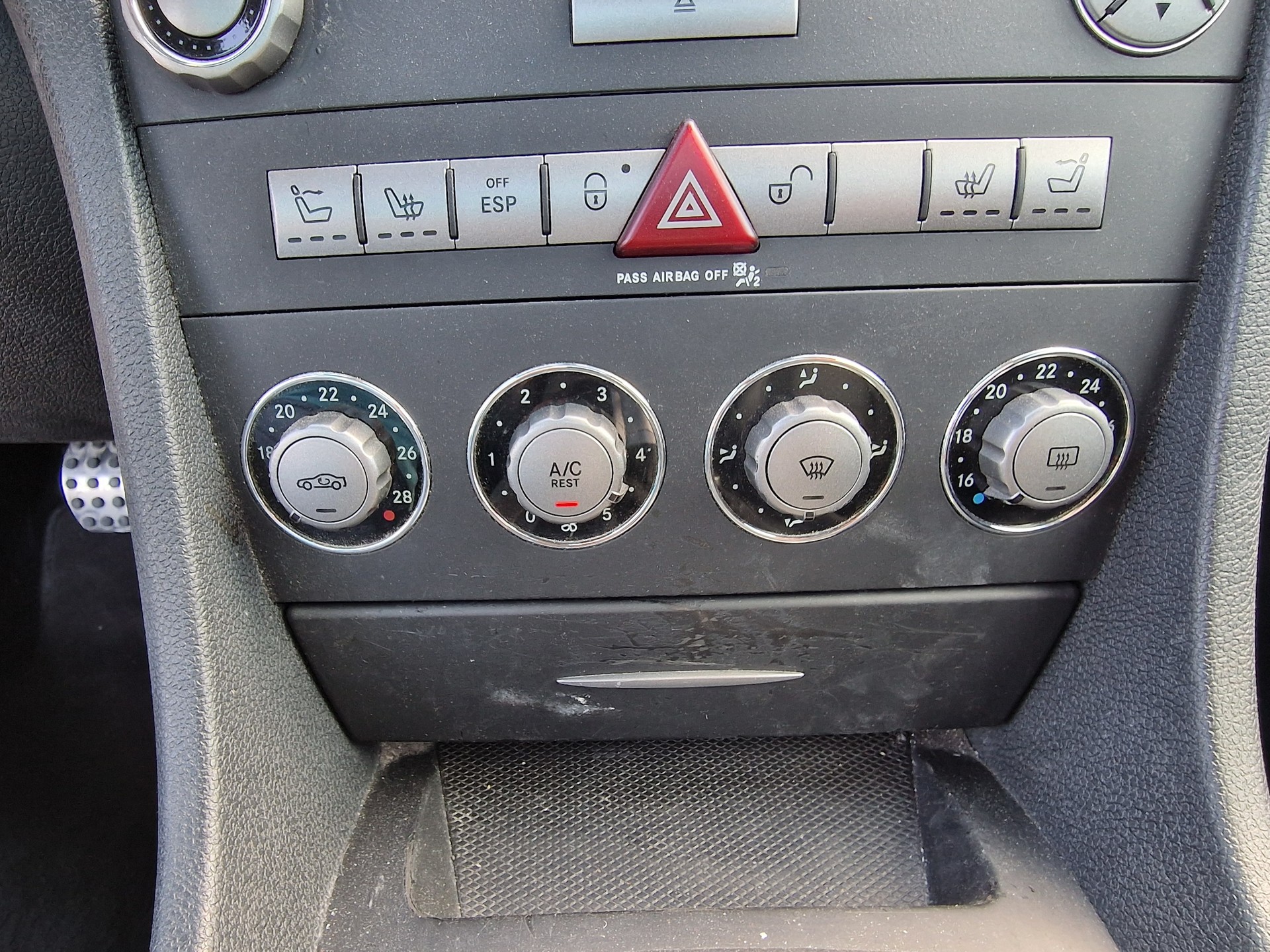 MERCEDES-BENZ SLK 200 Kompressor MFK NEU 12Mt Gara-image-16