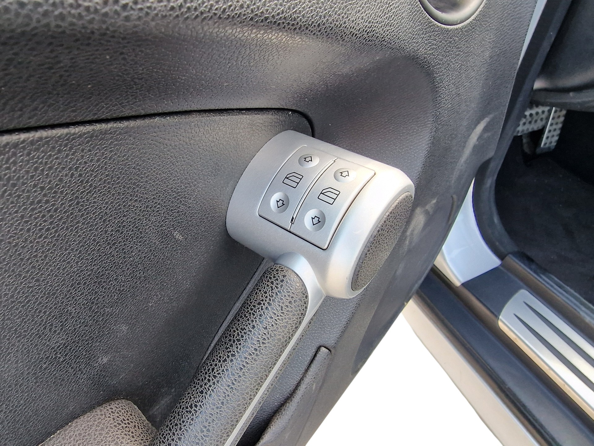 MERCEDES-BENZ SLK 200 Kompressor MFK NEU 12Mt Gara-image-17