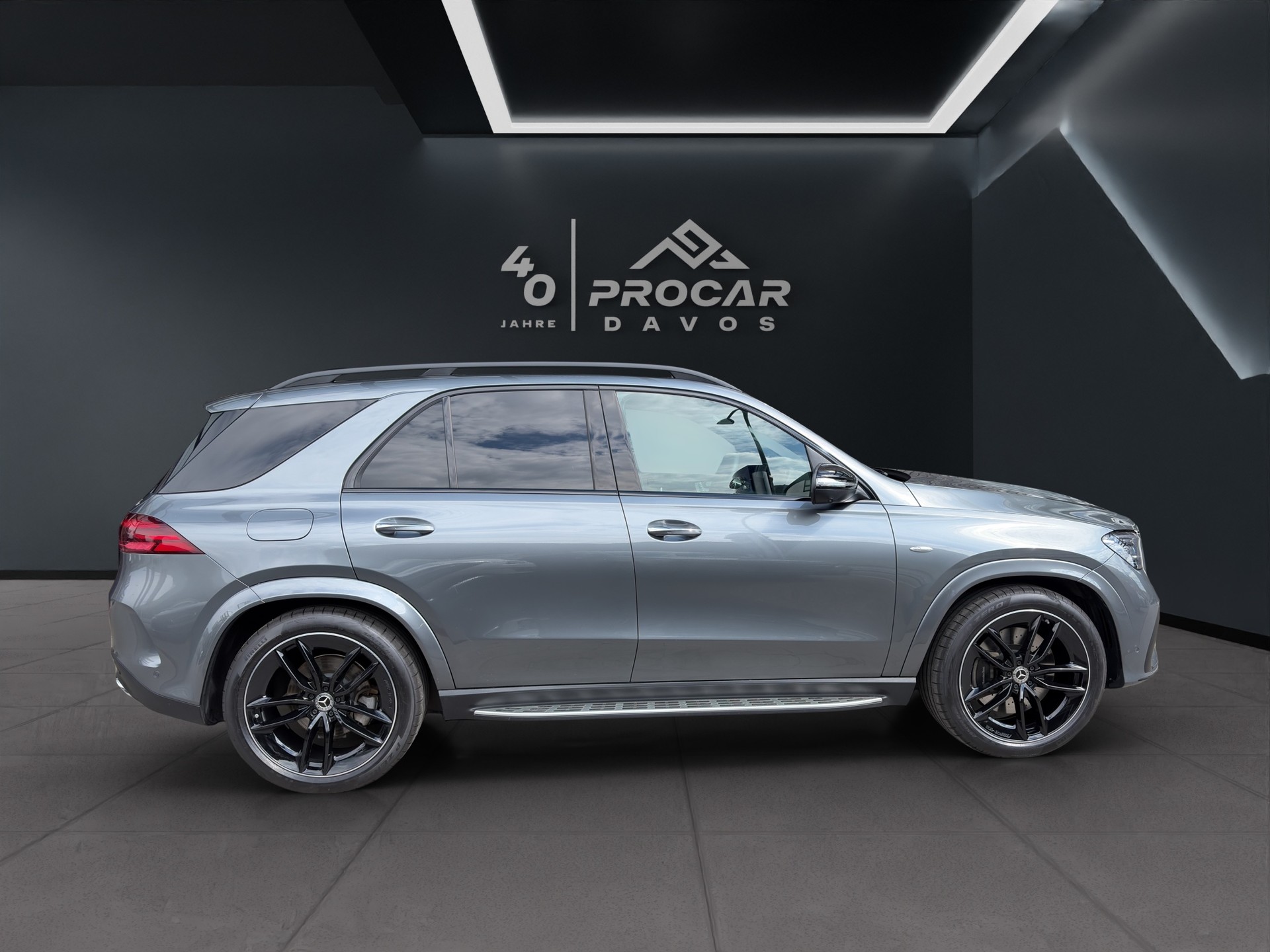 MERCEDES-BENZ GLE 400 e EQ Star AMG Line 4matic-image-1