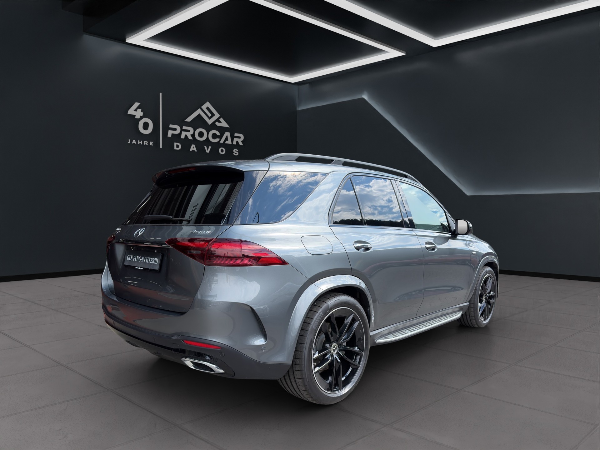 MERCEDES-BENZ GLE 400 e EQ Star AMG Line 4matic-showroom-element-3