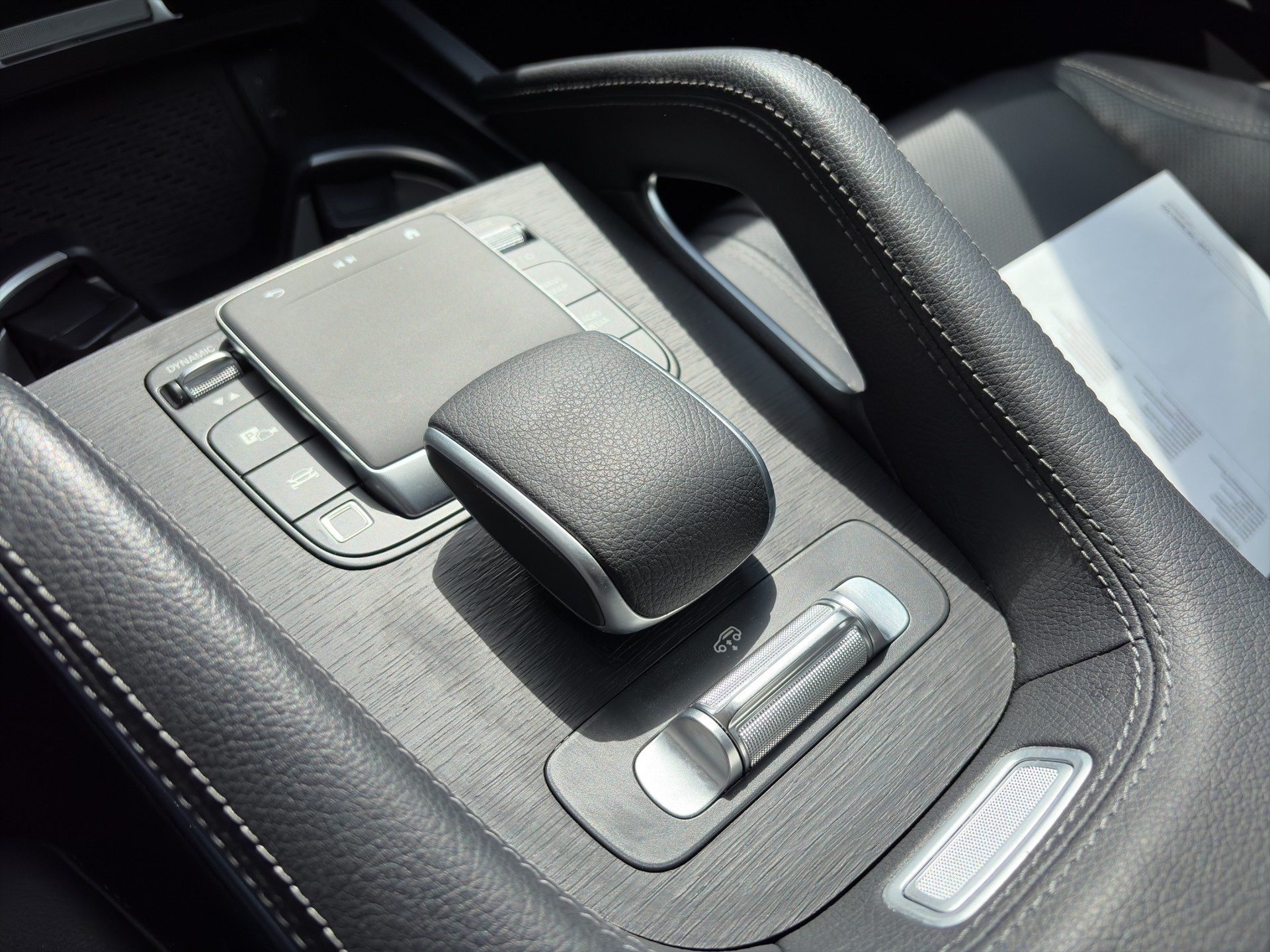 MERCEDES-BENZ GLE 400 e EQ Star AMG Line 4matic-image-9