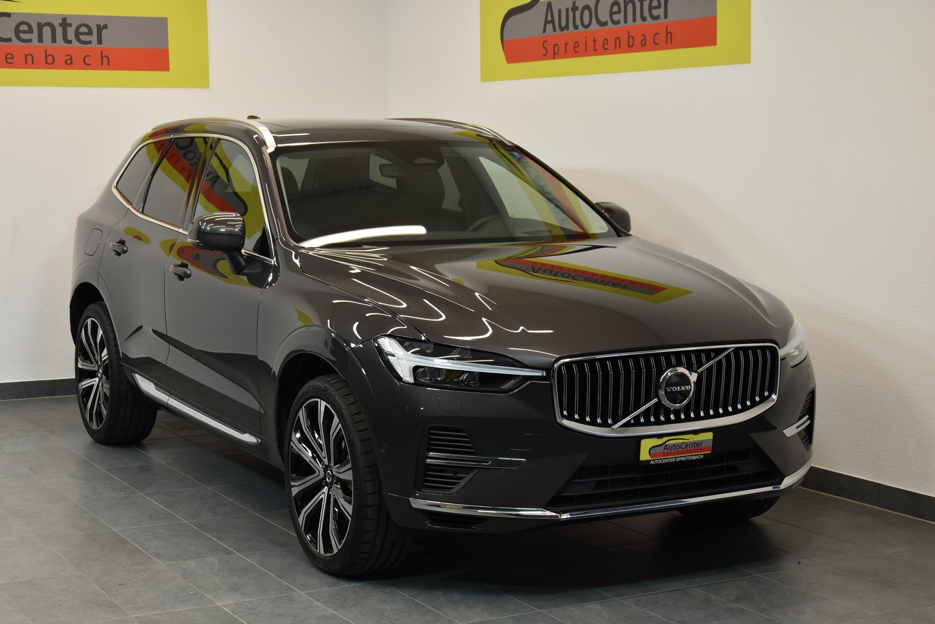 VOLVO XC60 T8 eAWD PluginHybrid Ultimate Bright Geartronic-image-0