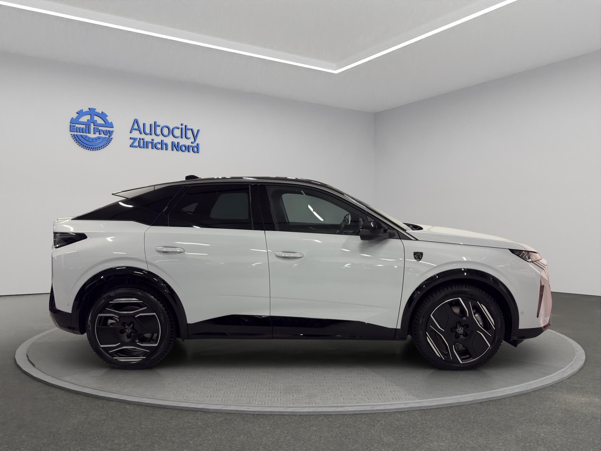PEUGEOT 3008 e-Launch Edition AWD-image-4