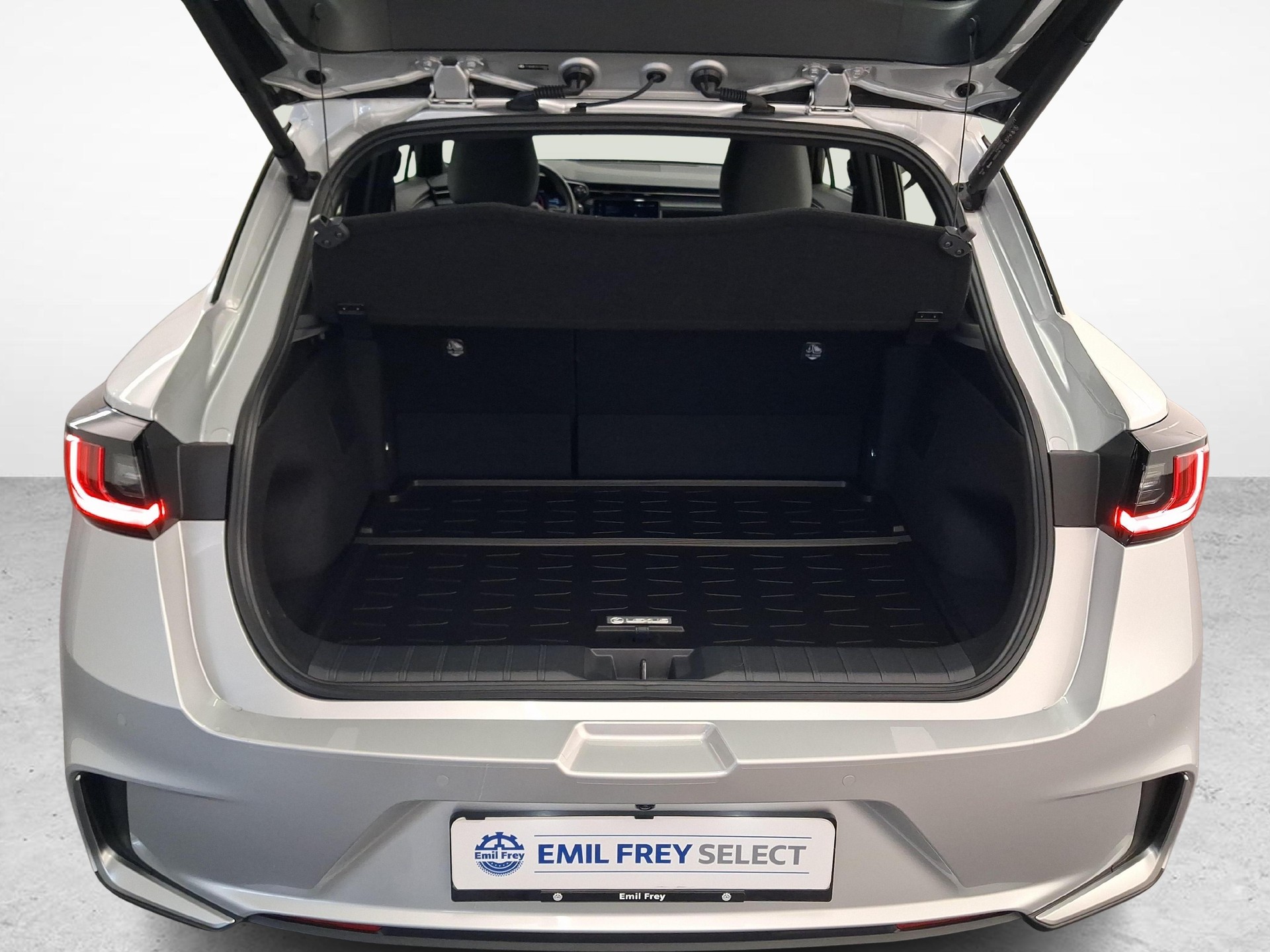LEXUS LBX 1.5 Hybrid Relax AWD-image-11