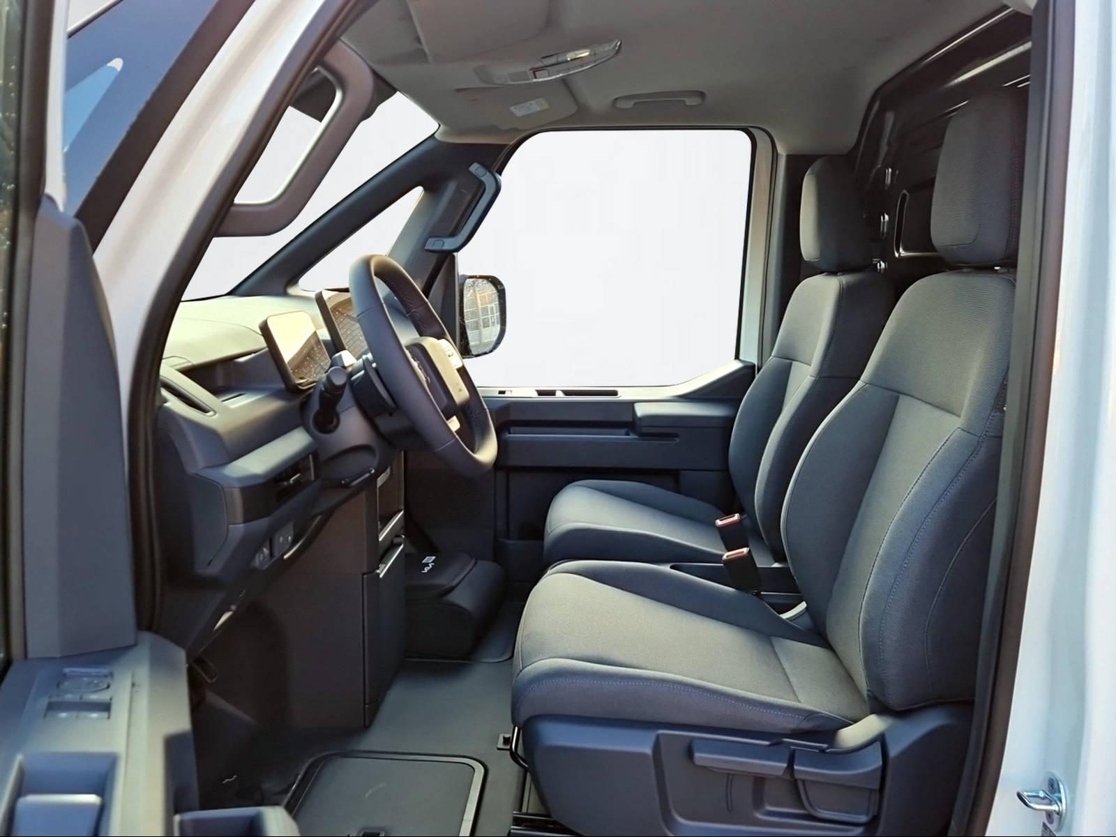 KIA PV5 Cargo 51.5 kWh Plus-showroom-element-3