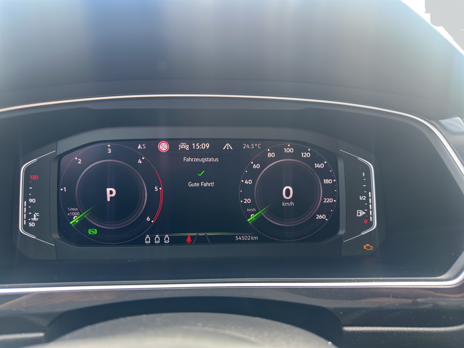 VW Tiguan Allspace 2.0 TDI SCR Elegance 4Motion DSG-image-5