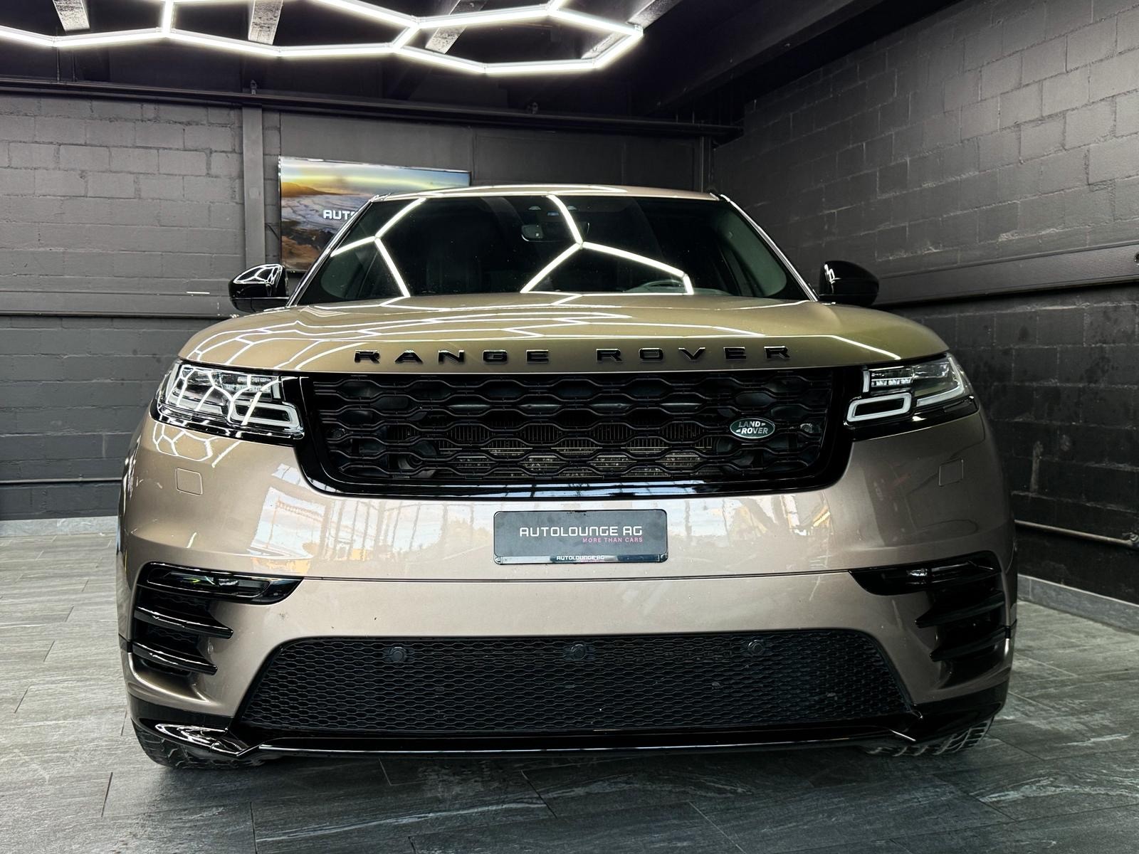 LAND ROVER Range Rover Velar R-Dynamic P 380 SE Automatic-image-3