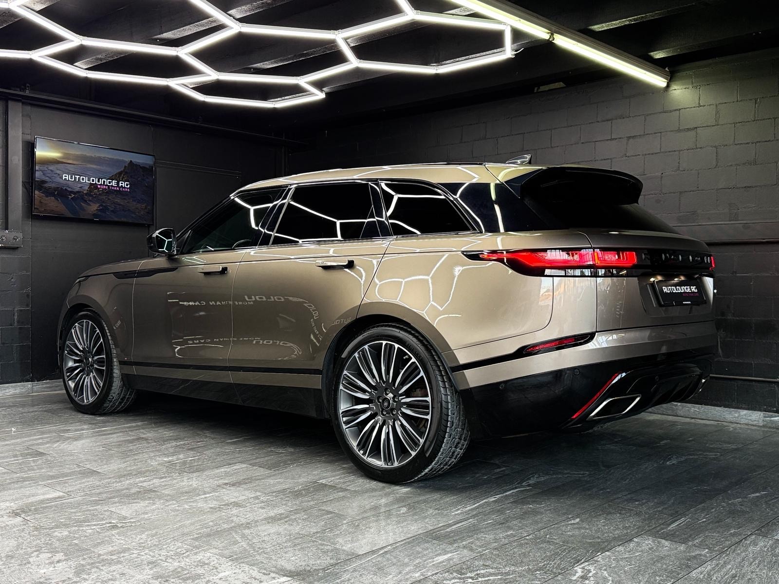 LAND ROVER Range Rover Velar R-Dynamic P 380 SE Automatic-image-4