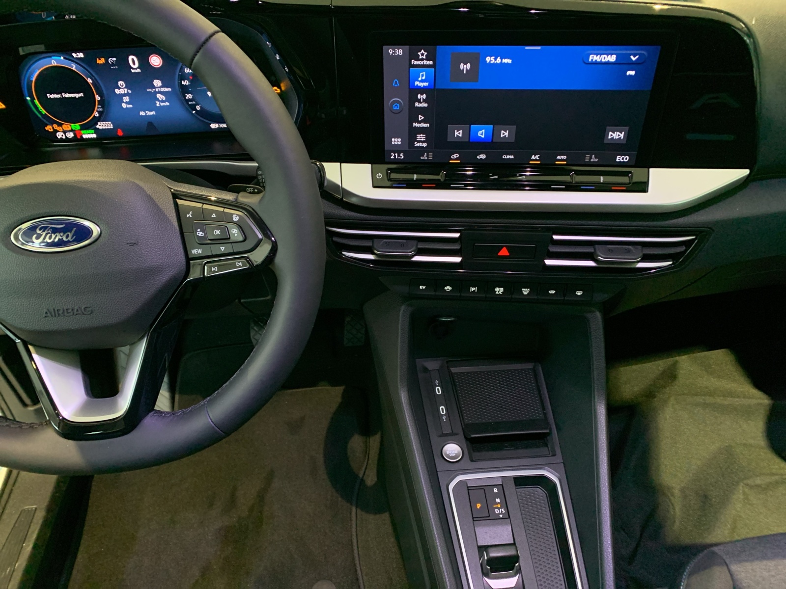 FORD Tourneo Grand Connect 150 Active PHEV-image-9