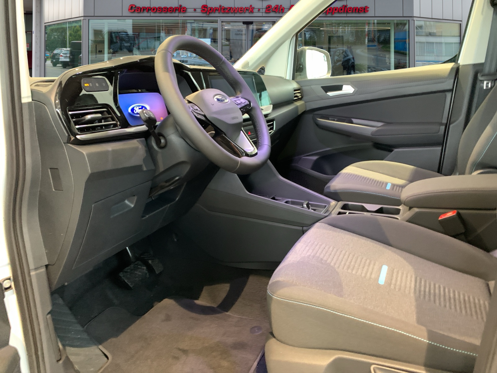 FORD Tourneo Grand Connect 150 Active PHEV-image-6