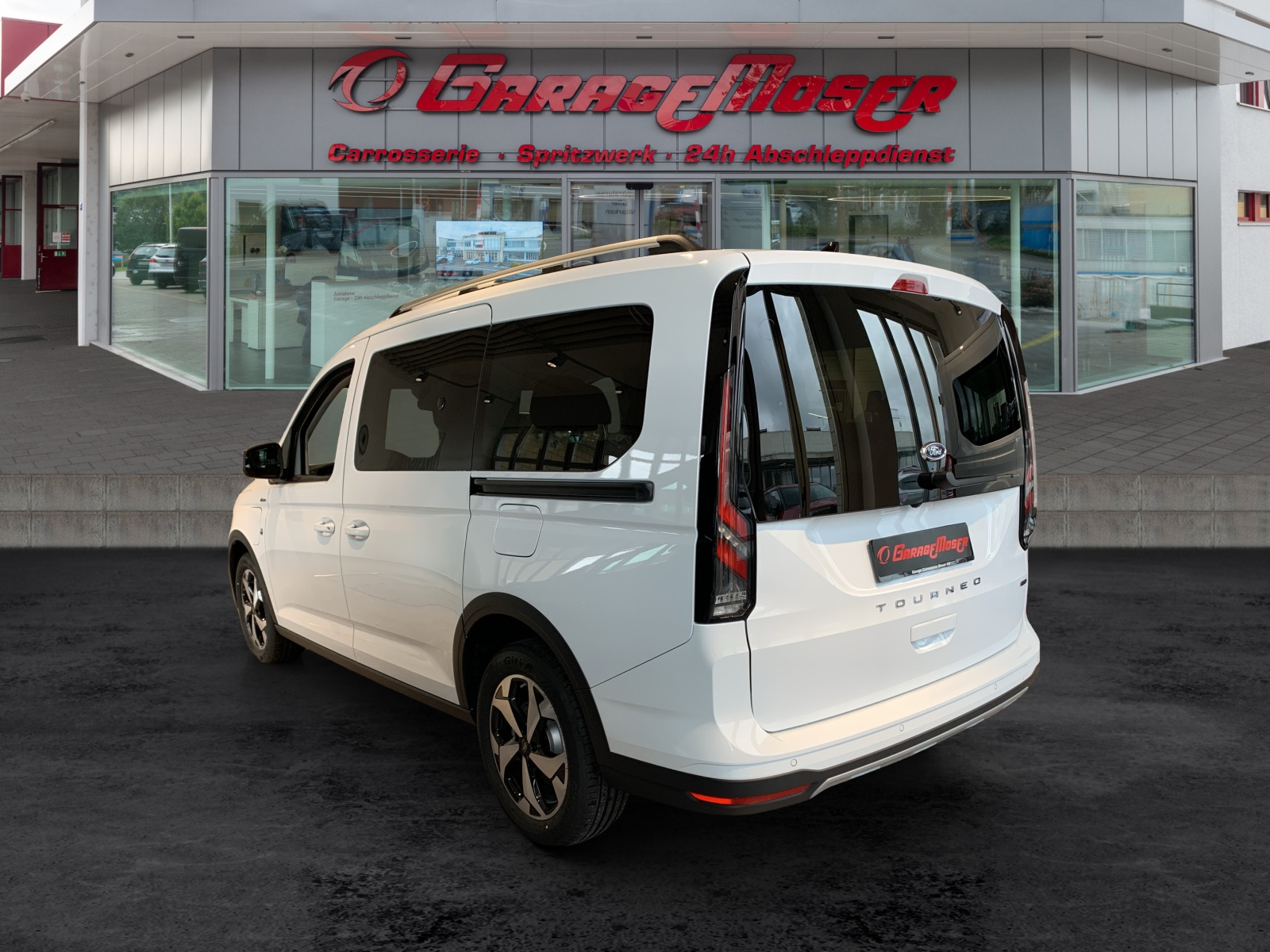 FORD Tourneo Grand Connect 150 Active PHEV-image-3