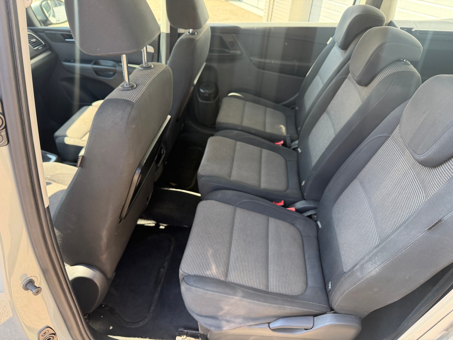 VW Sharan 2.0 TDI BMT Comfortline DSG-image-9